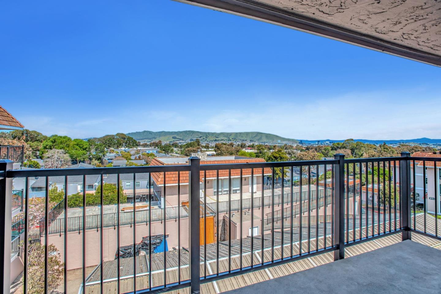 Detail Gallery Image 29 of 34 For 1031 Cherry Ave #81,  San Bruno,  CA 94066 - 3 Beds | 2 Baths