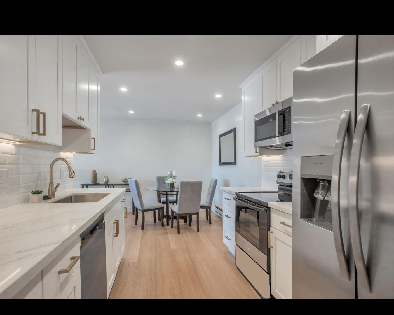 Detail Gallery Image 6 of 34 For 1031 Cherry Ave #81,  San Bruno,  CA 94066 - 3 Beds | 2 Baths