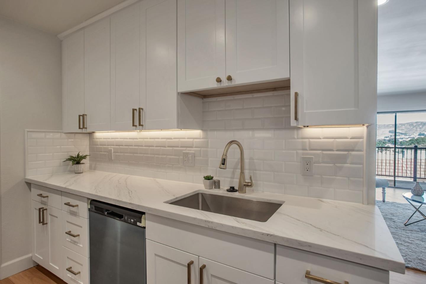 Detail Gallery Image 8 of 34 For 1031 Cherry Ave #81,  San Bruno,  CA 94066 - 3 Beds | 2 Baths