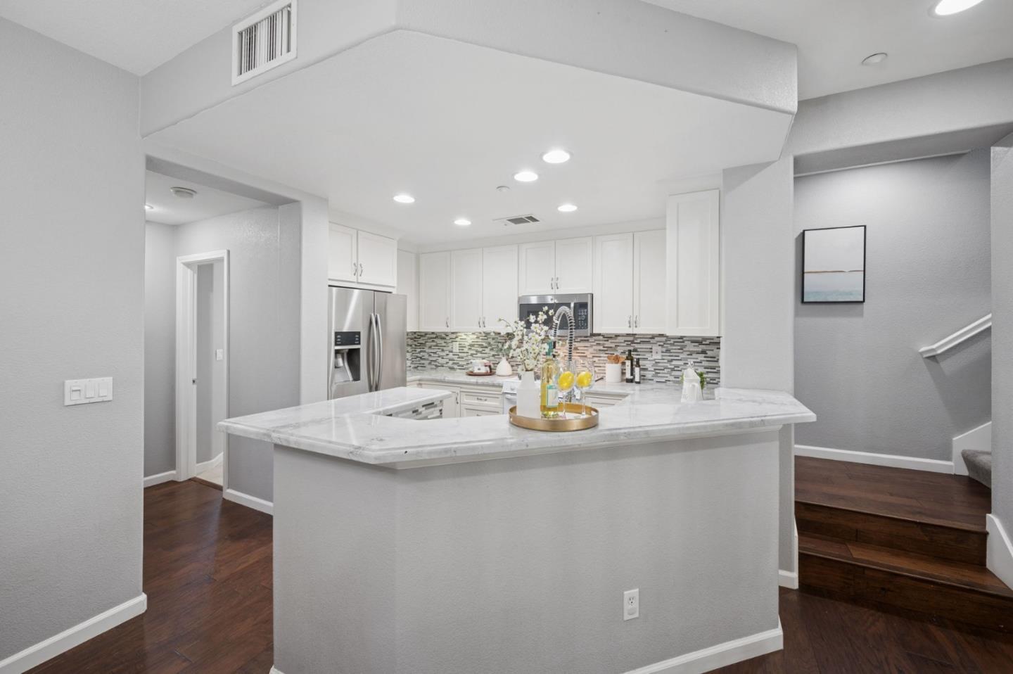 Detail Gallery Image 13 of 56 For 853 Georgetown Pl, San Jose,  CA 95126 - 3 Beds | 3 Baths