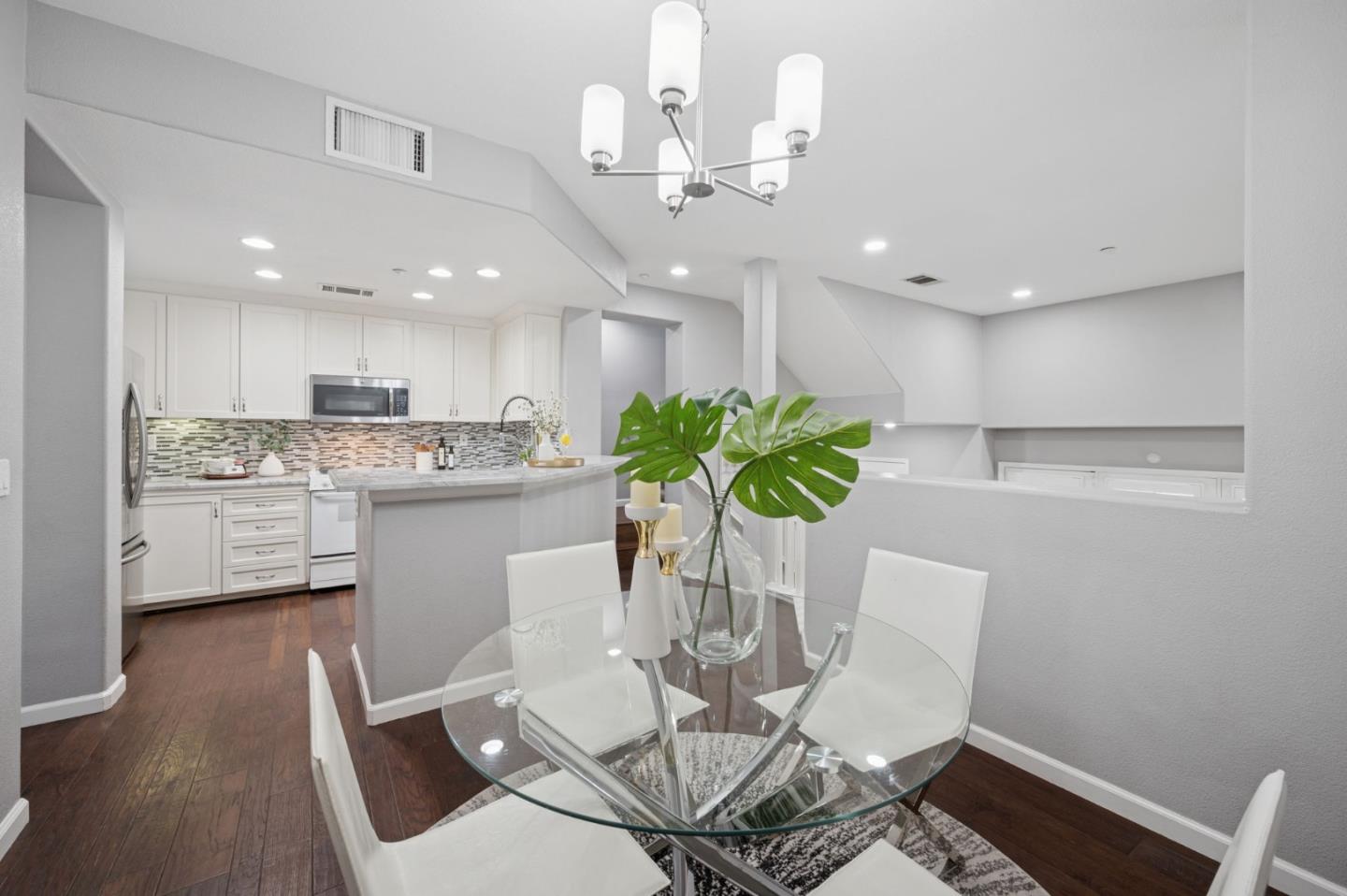 Detail Gallery Image 15 of 56 For 853 Georgetown Pl, San Jose,  CA 95126 - 3 Beds | 3 Baths