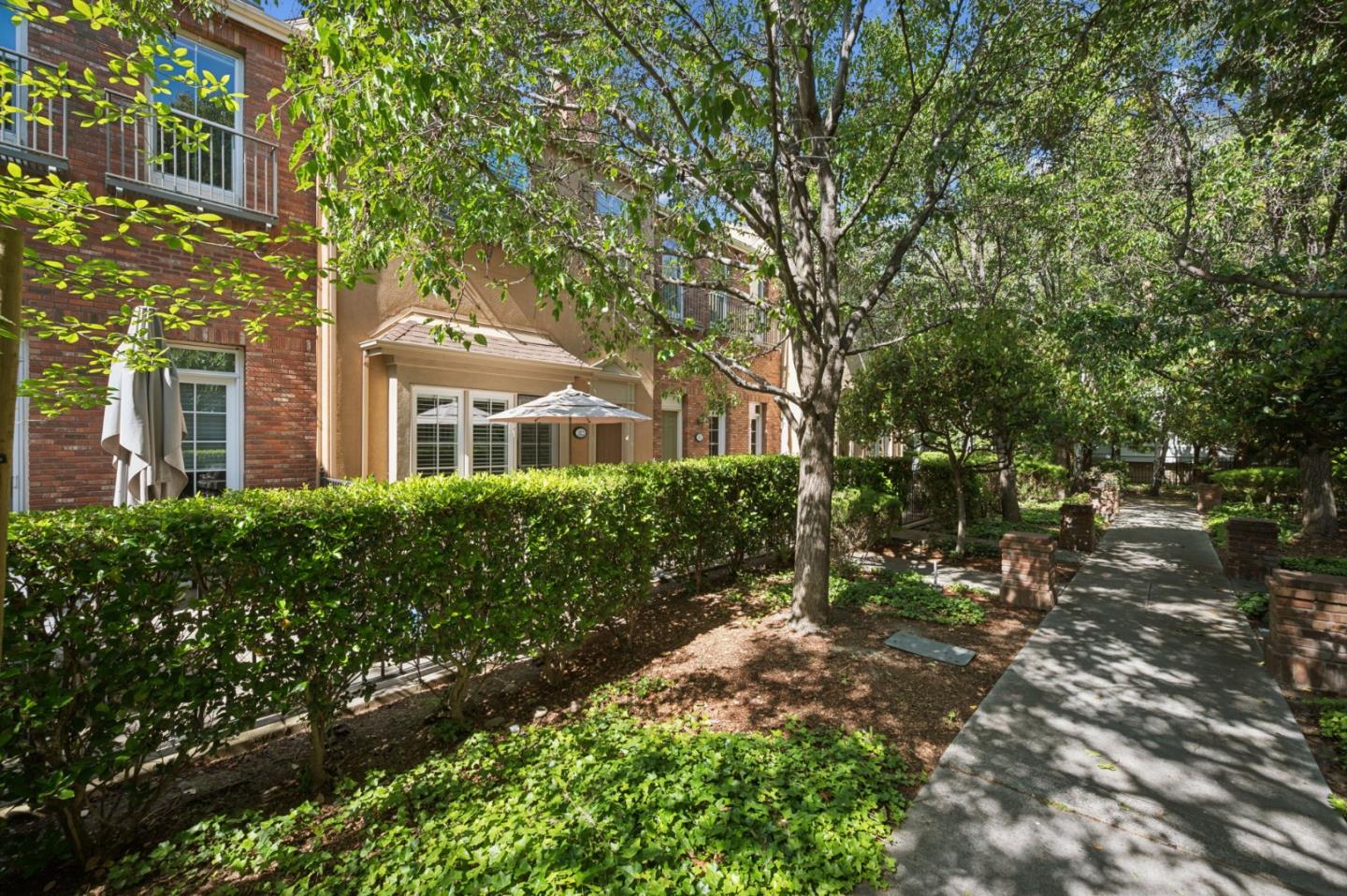 Detail Gallery Image 2 of 56 For 853 Georgetown Pl, San Jose,  CA 95126 - 3 Beds | 3 Baths