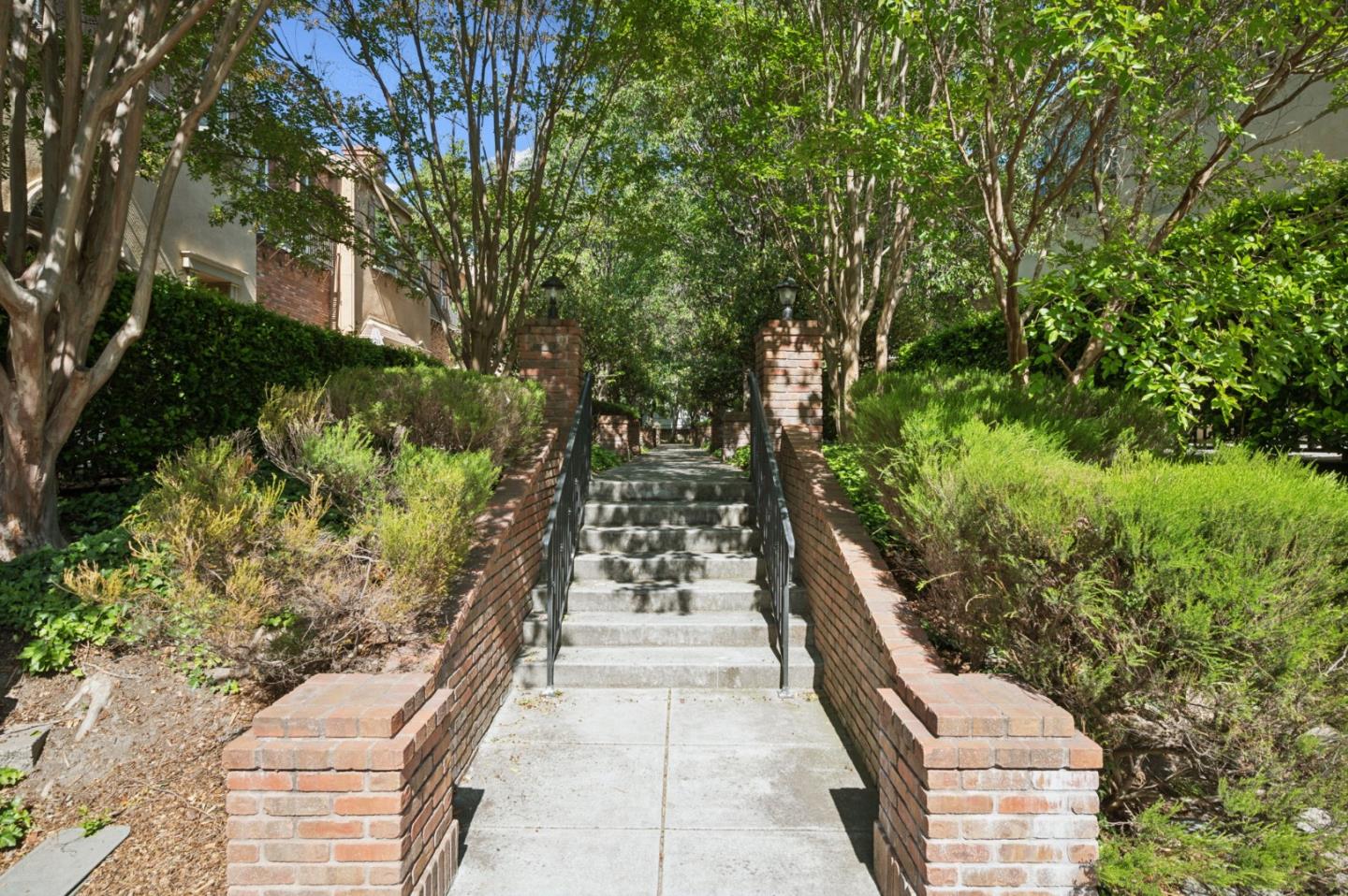 Detail Gallery Image 46 of 56 For 853 Georgetown Pl, San Jose,  CA 95126 - 3 Beds | 3 Baths