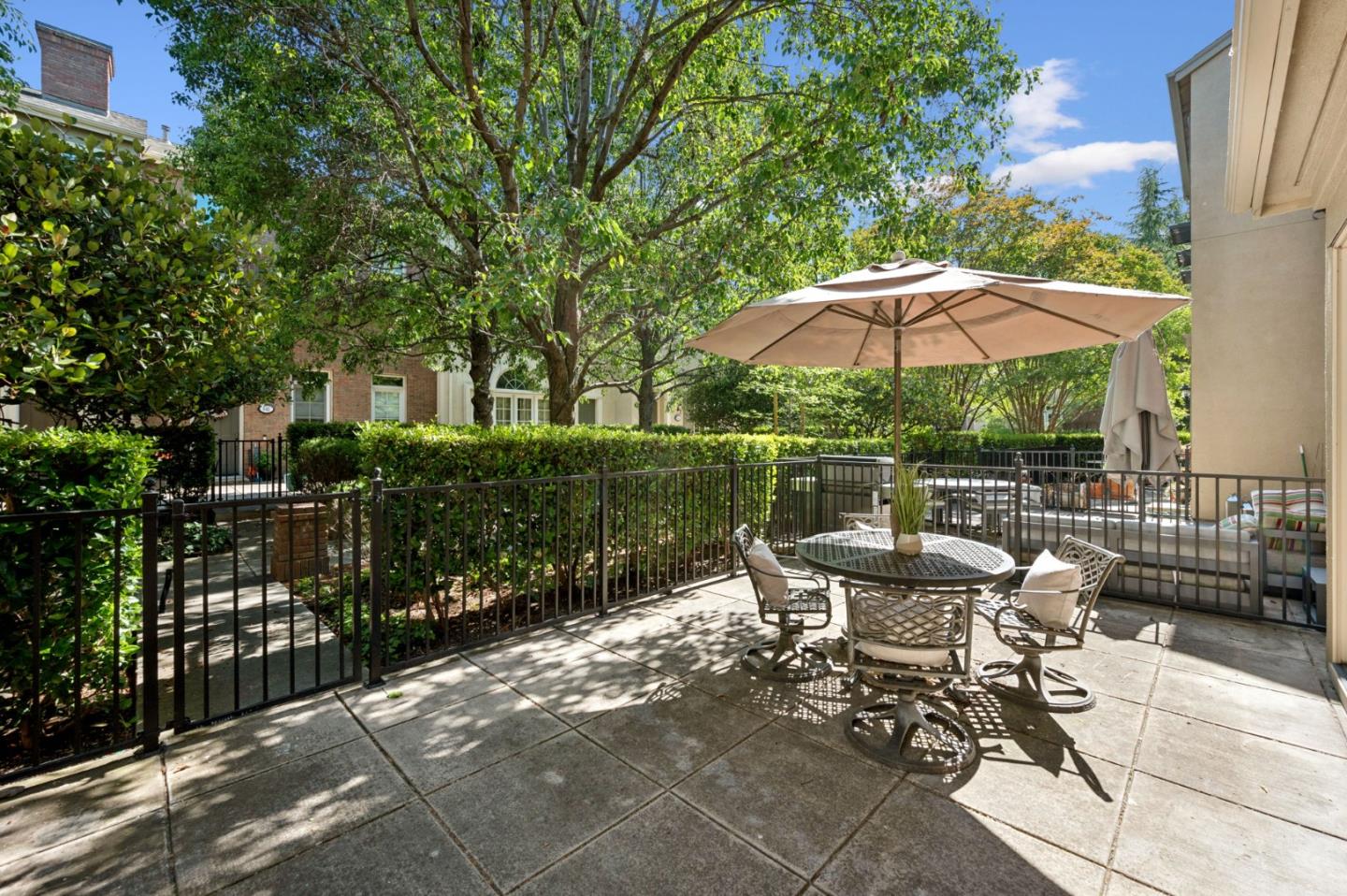 Detail Gallery Image 5 of 56 For 853 Georgetown Pl, San Jose,  CA 95126 - 3 Beds | 3 Baths