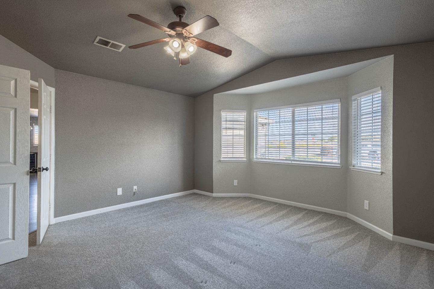 Detail Gallery Image 15 of 37 For 890 Sloat Dr, Salinas,  CA 93907 - 3 Beds | 2 Baths