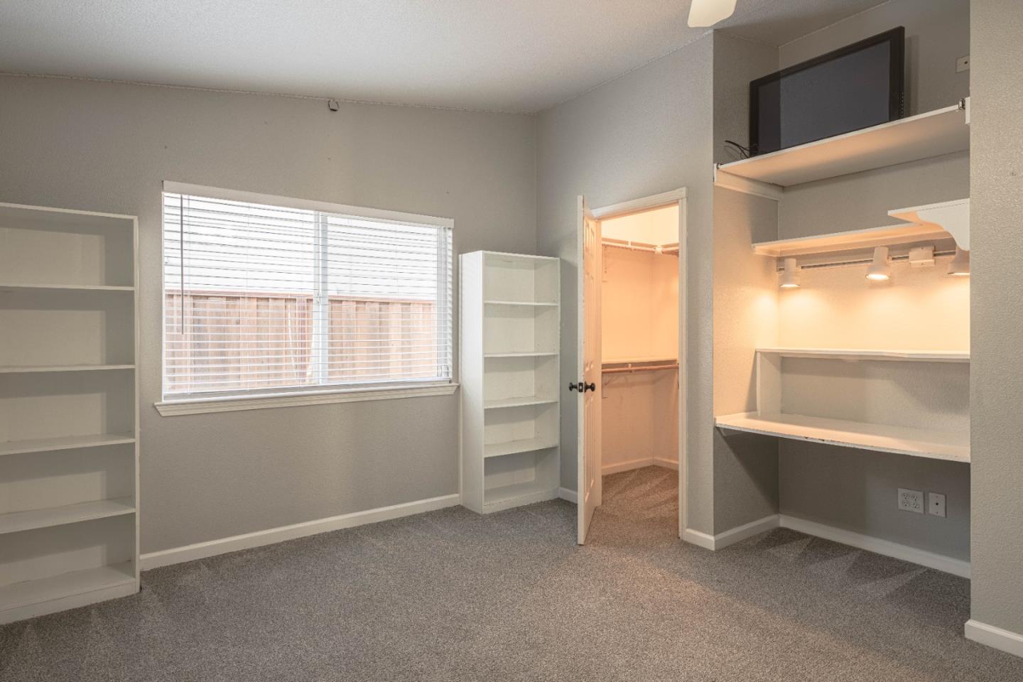 Detail Gallery Image 22 of 37 For 890 Sloat Dr, Salinas,  CA 93907 - 3 Beds | 2 Baths