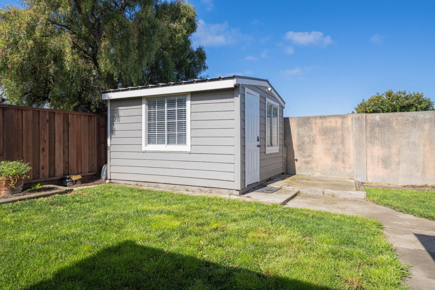 Detail Gallery Image 33 of 37 For 890 Sloat Dr, Salinas,  CA 93907 - 3 Beds | 2 Baths