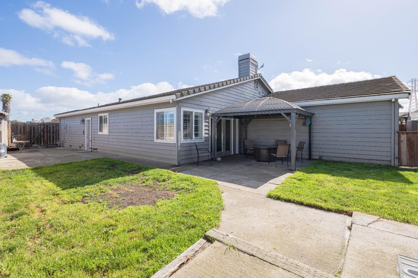 Detail Gallery Image 35 of 37 For 890 Sloat Dr, Salinas,  CA 93907 - 3 Beds | 2 Baths