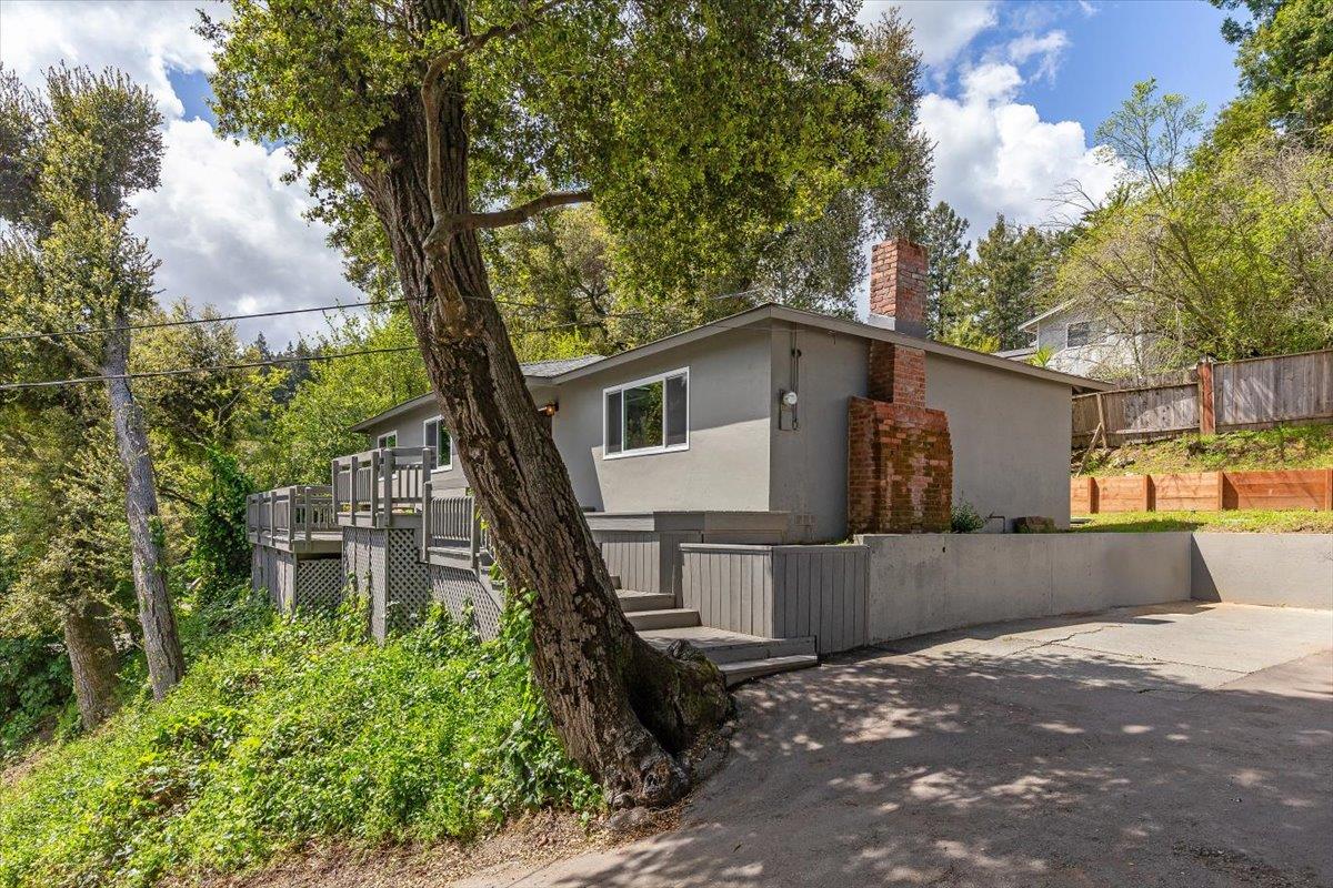 Detail Gallery Image 2 of 42 For 21525 Madrone Dr, Los Gatos,  CA 95033 - 3 Beds | 1 Baths