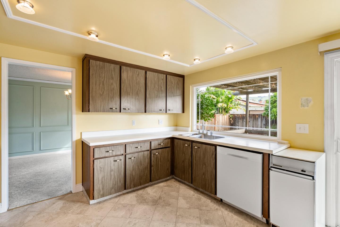 Detail Gallery Image 11 of 50 For 1174 San Moritz Dr, San Jose,  CA 95132 - 4 Beds | 2/1 Baths