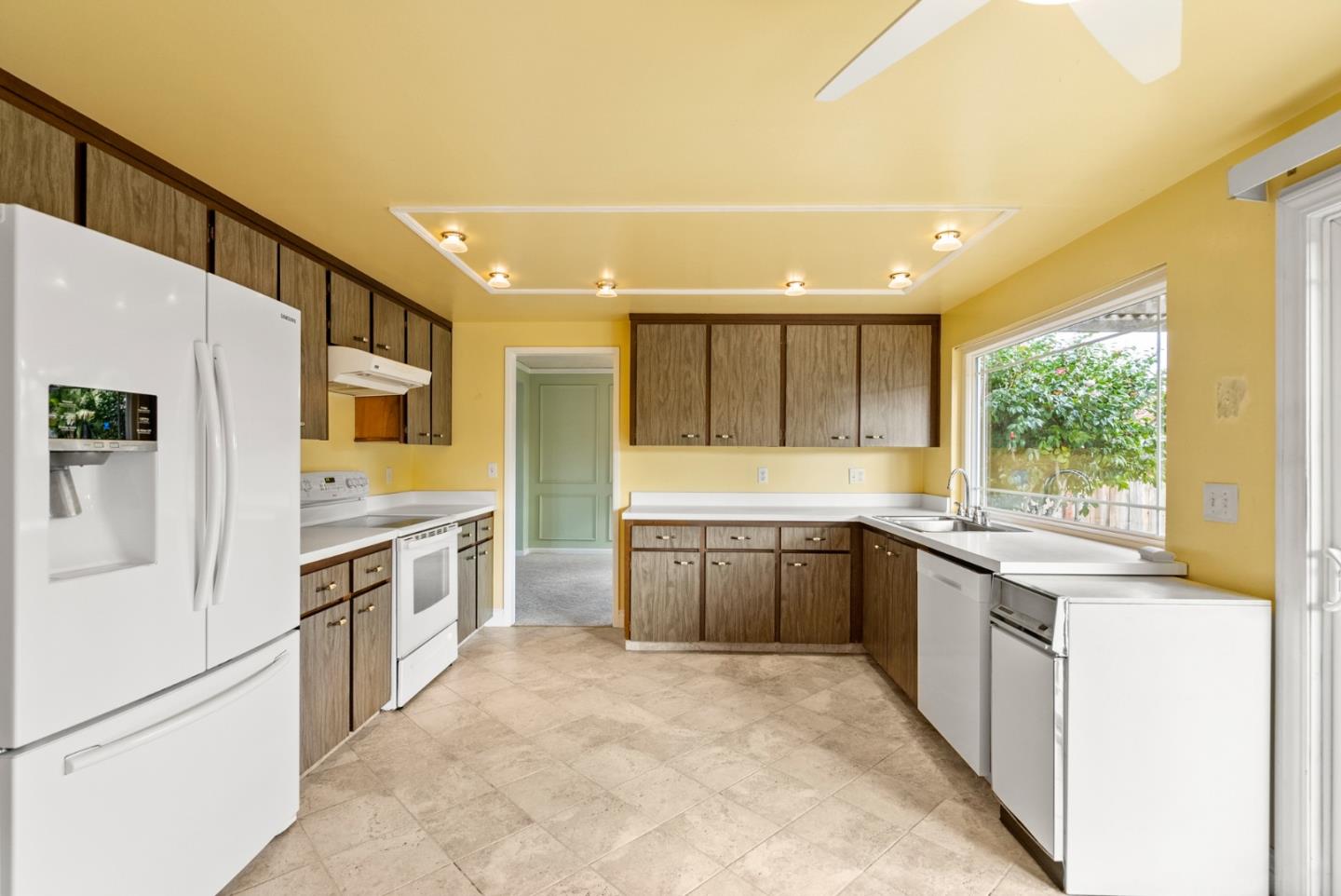 Detail Gallery Image 12 of 50 For 1174 San Moritz Dr, San Jose,  CA 95132 - 4 Beds | 2/1 Baths