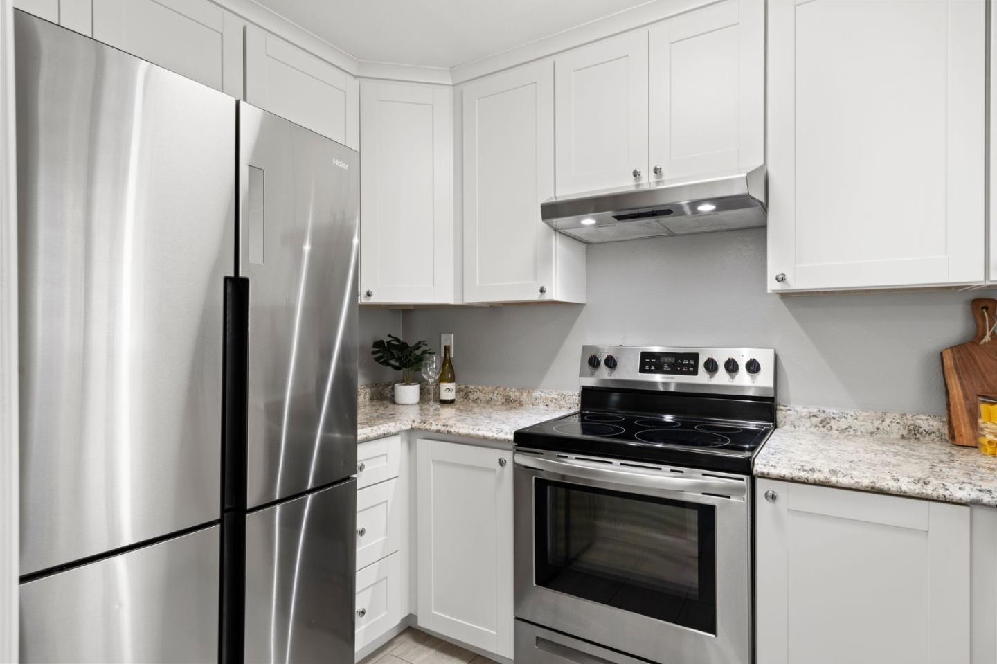 Detail Gallery Image 4 of 22 For 95 Rancho Dr #C,  San Jose,  CA 95111 - 2 Beds | 2 Baths