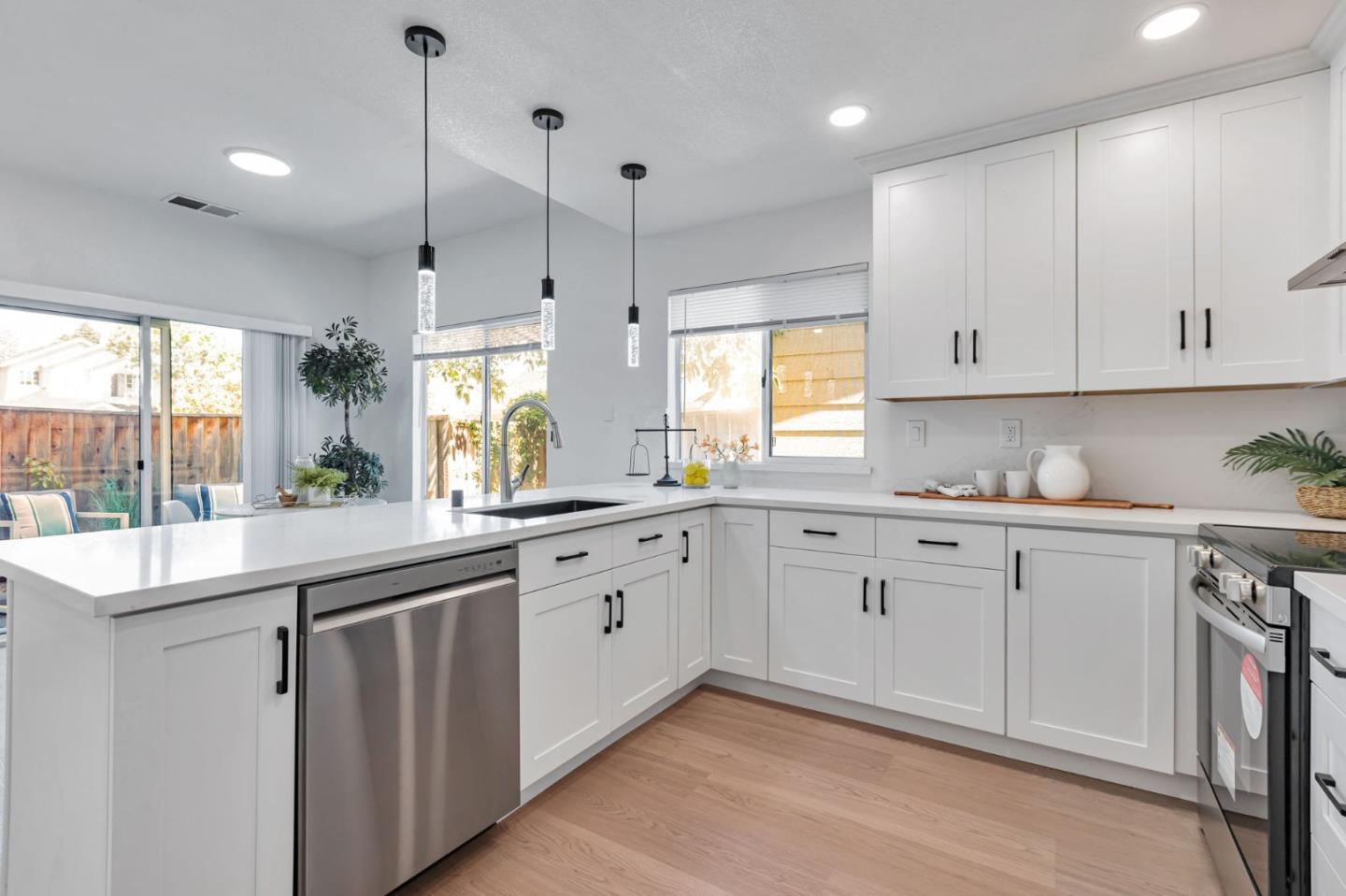 Detail Gallery Image 12 of 26 For 6209 Potrero Dr, Newark,  CA 94560 - 3 Beds | 2/1 Baths