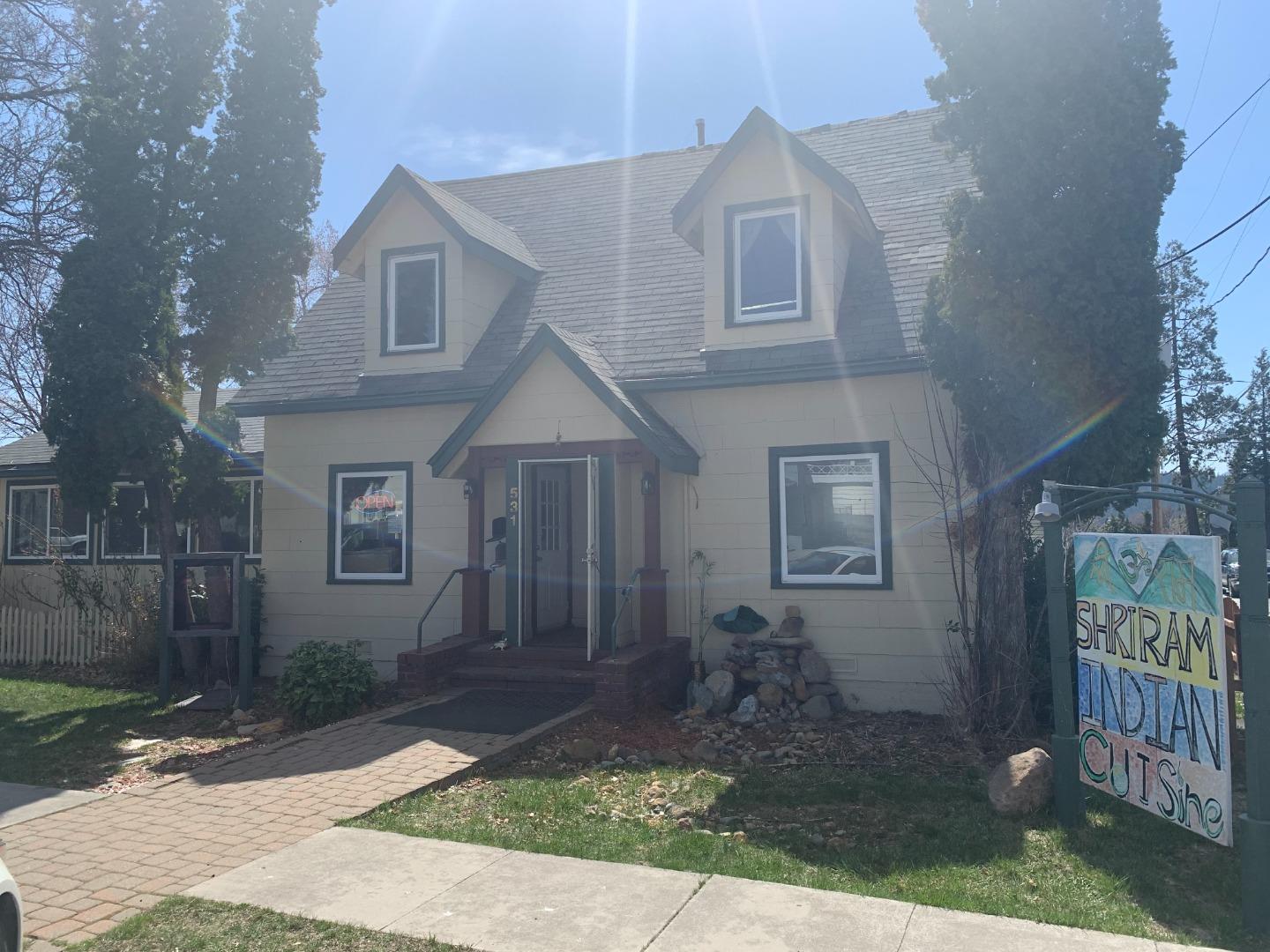 531 531 Chestnut Street Street, Mount Shasta, CA, 96067