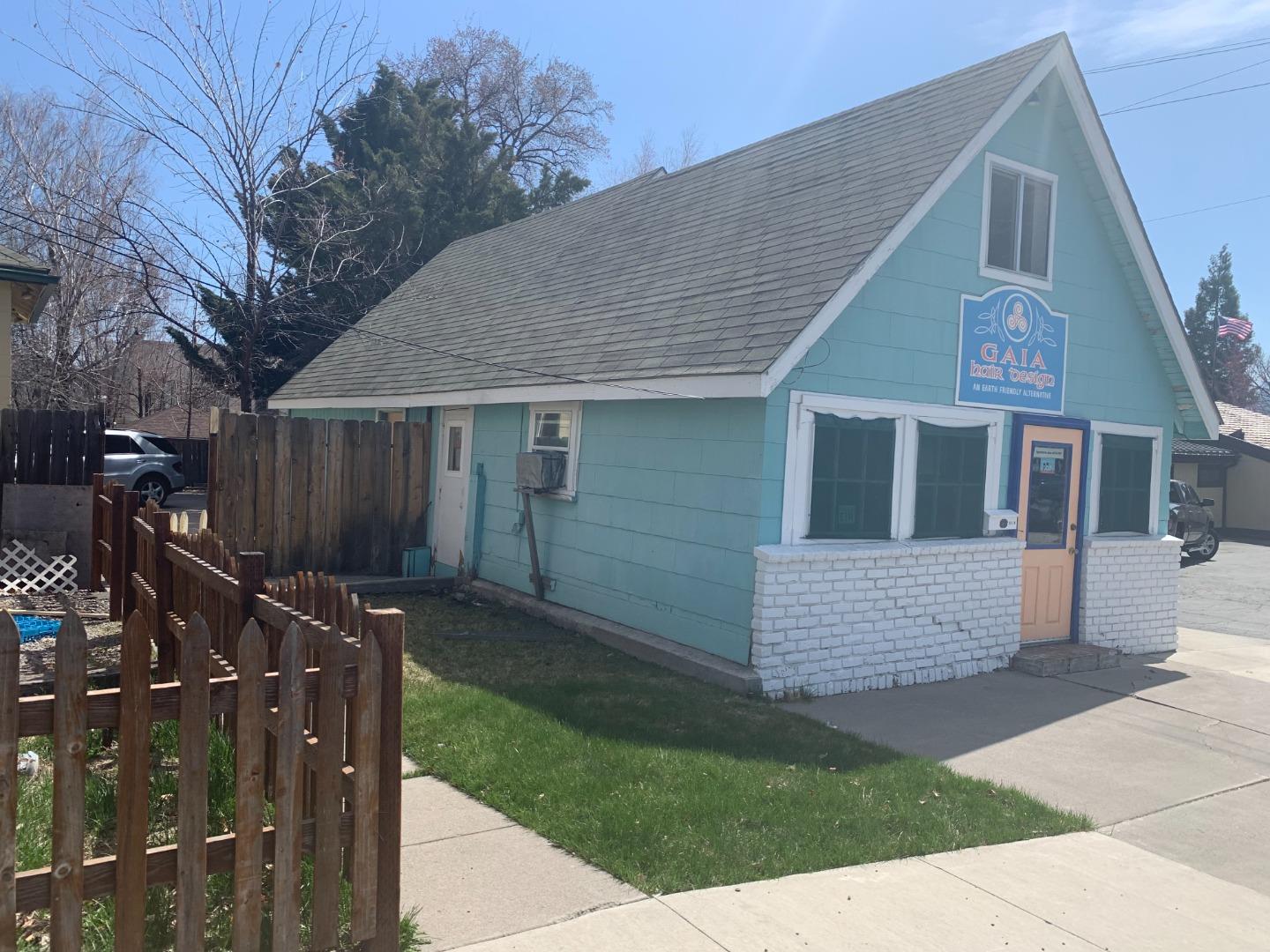 531 531 Chestnut Street Street, Mount Shasta, CA, 96067