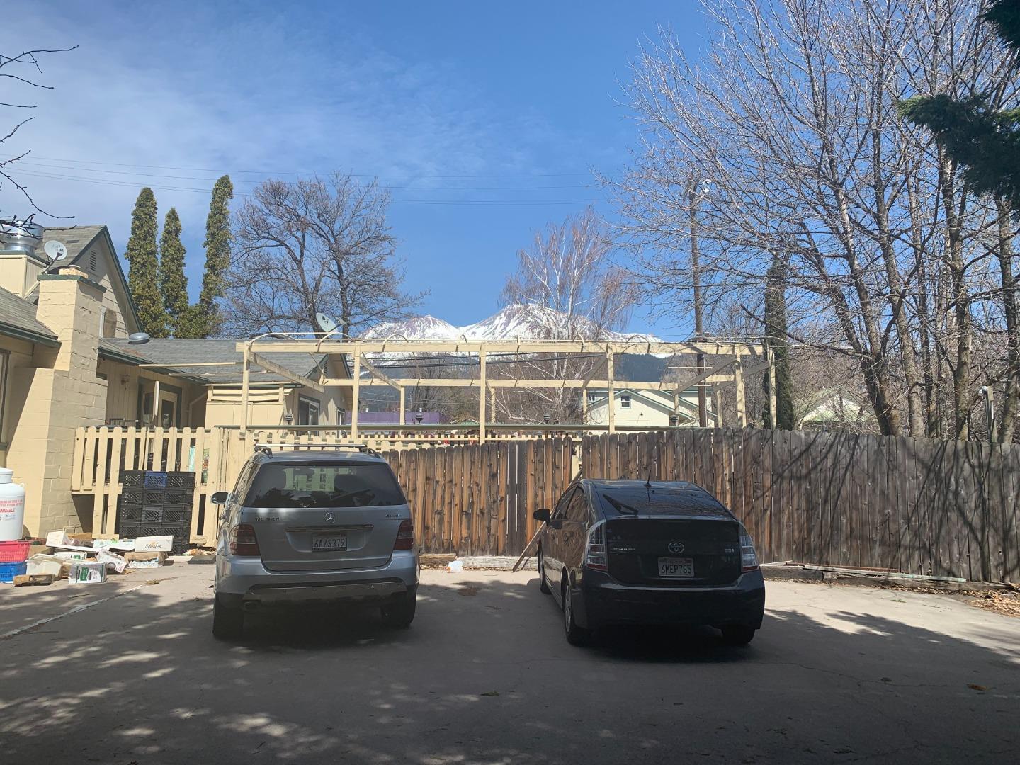 531 531 Chestnut Street Street, Mount Shasta, CA, 96067