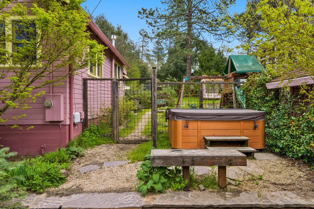 Detail Gallery Image 39 of 55 For 9710 Live Oak Ave, Ben Lomond,  CA 95005 - 3 Beds | 2 Baths