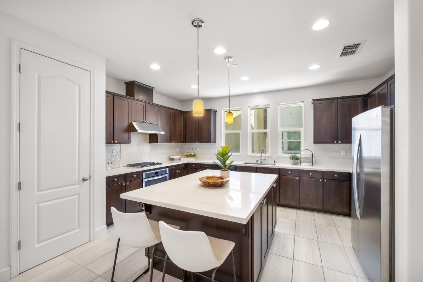 Detail Gallery Image 13 of 50 For 1537 Lee Pl, San Jose,  CA 95131 - 4 Beds | 3/1 Baths