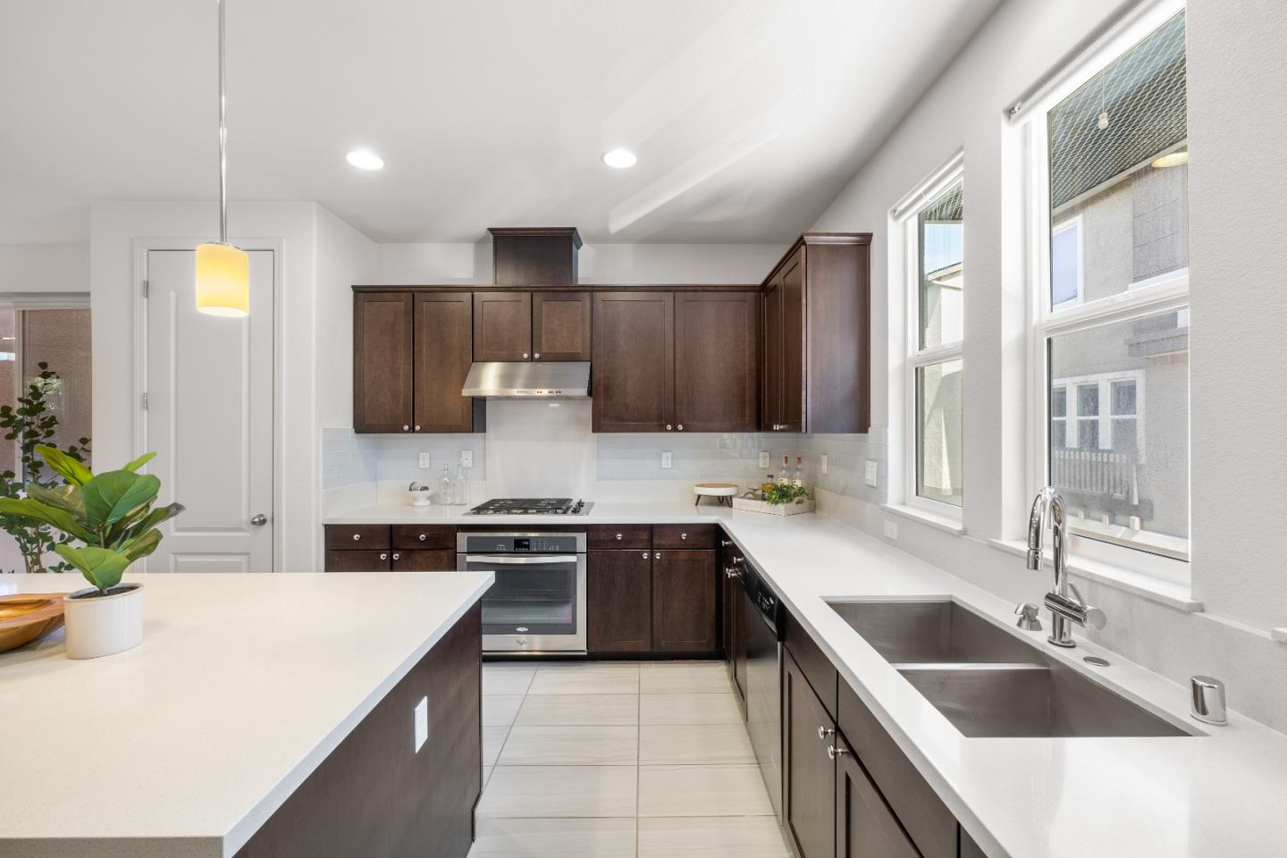 Detail Gallery Image 15 of 50 For 1537 Lee Pl, San Jose,  CA 95131 - 4 Beds | 3/1 Baths