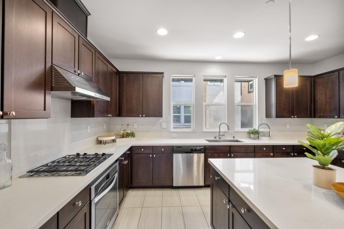 Detail Gallery Image 16 of 50 For 1537 Lee Pl, San Jose,  CA 95131 - 4 Beds | 3/1 Baths