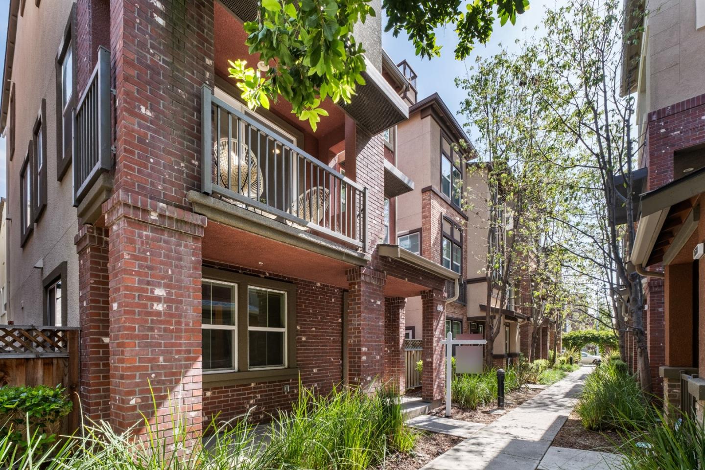 Detail Gallery Image 8 of 50 For 1537 Lee Pl, San Jose,  CA 95131 - 4 Beds | 3/1 Baths
