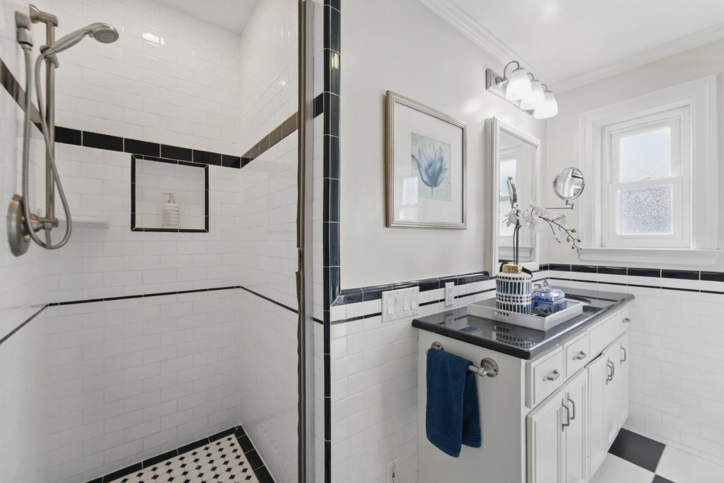 Detail Gallery Image 19 of 28 For 136 S Claremont Ave, San Jose,  CA 95127 - 2 Beds | 1 Baths