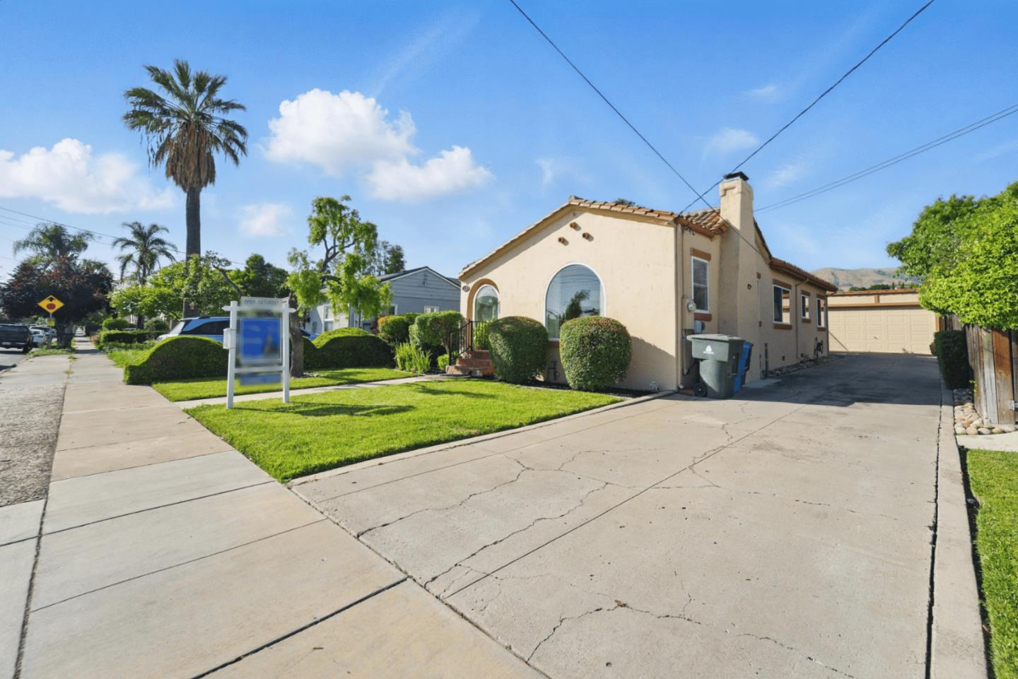 Detail Gallery Image 2 of 28 For 136 S Claremont Ave, San Jose,  CA 95127 - 2 Beds | 1 Baths