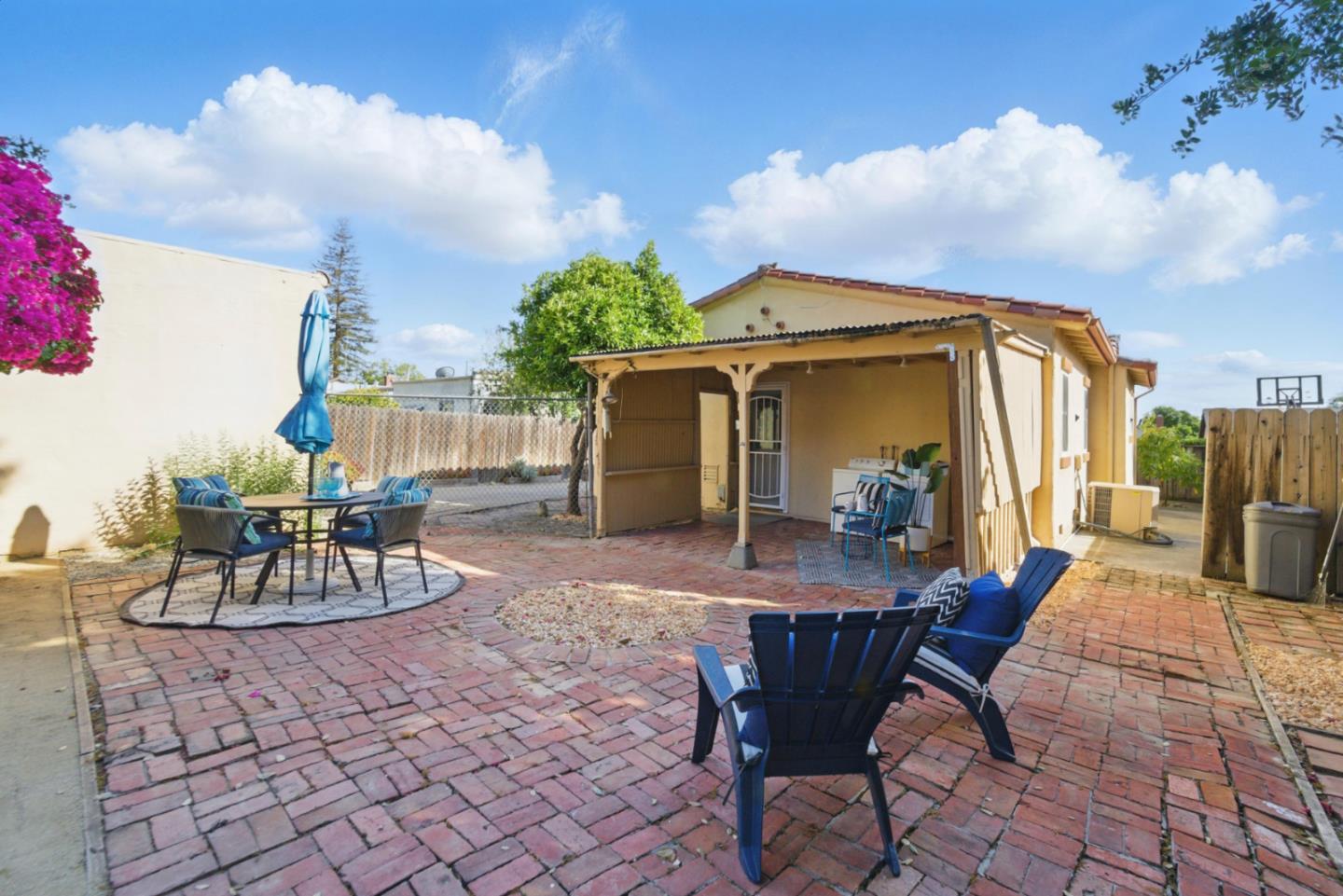 Detail Gallery Image 23 of 28 For 136 S Claremont Ave, San Jose,  CA 95127 - 2 Beds | 1 Baths