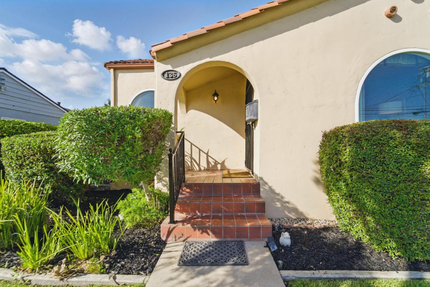Detail Gallery Image 4 of 28 For 136 S Claremont Ave, San Jose,  CA 95127 - 2 Beds | 1 Baths