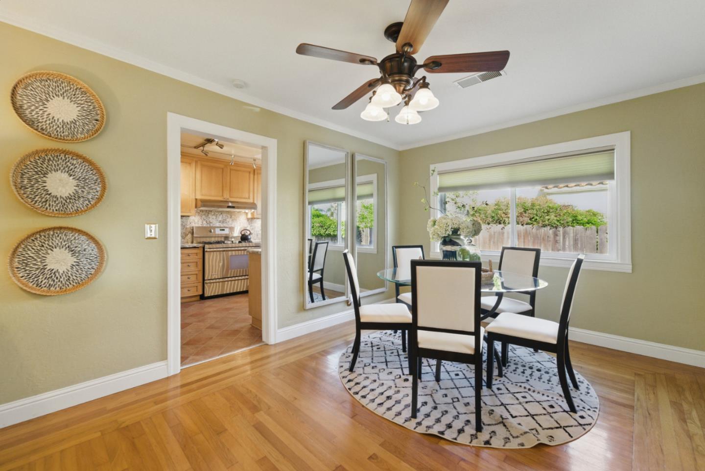 Detail Gallery Image 8 of 28 For 136 S Claremont Ave, San Jose,  CA 95127 - 2 Beds | 1 Baths
