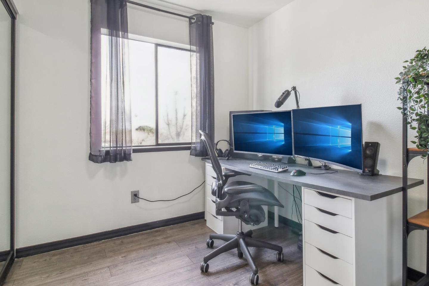 Detail Gallery Image 19 of 28 For 711 S Bayshore Blvd #23,  San Mateo,  CA 94401 - 2 Beds | 1 Baths