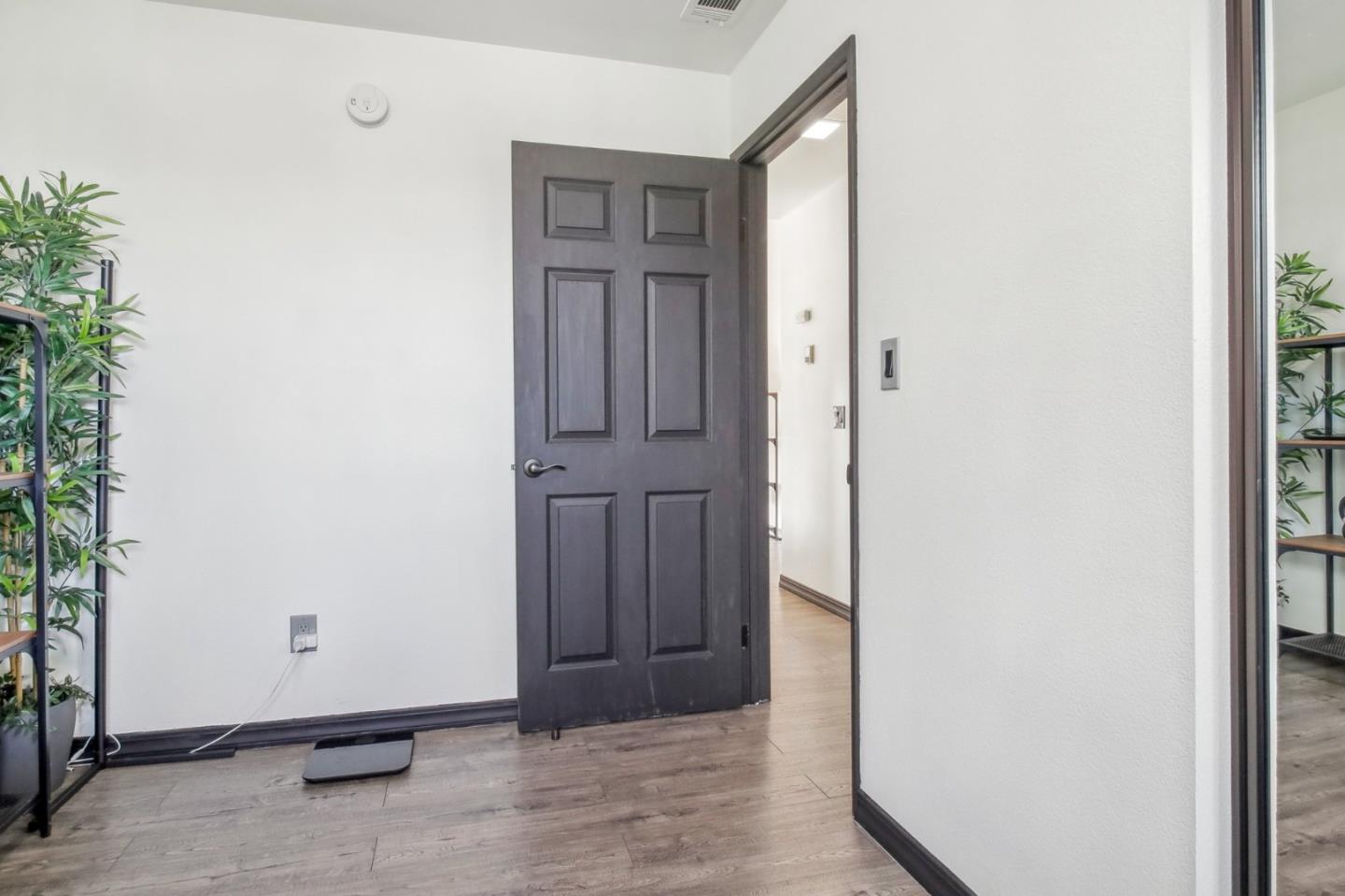 Detail Gallery Image 20 of 28 For 711 S Bayshore Blvd #23,  San Mateo,  CA 94401 - 2 Beds | 1 Baths