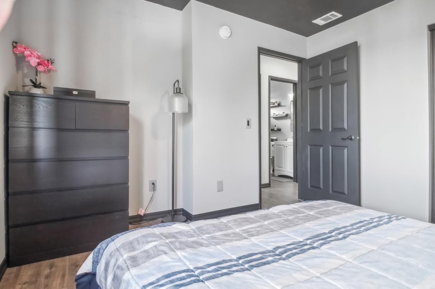 Detail Gallery Image 22 of 28 For 711 S Bayshore Blvd #23,  San Mateo,  CA 94401 - 2 Beds | 1 Baths