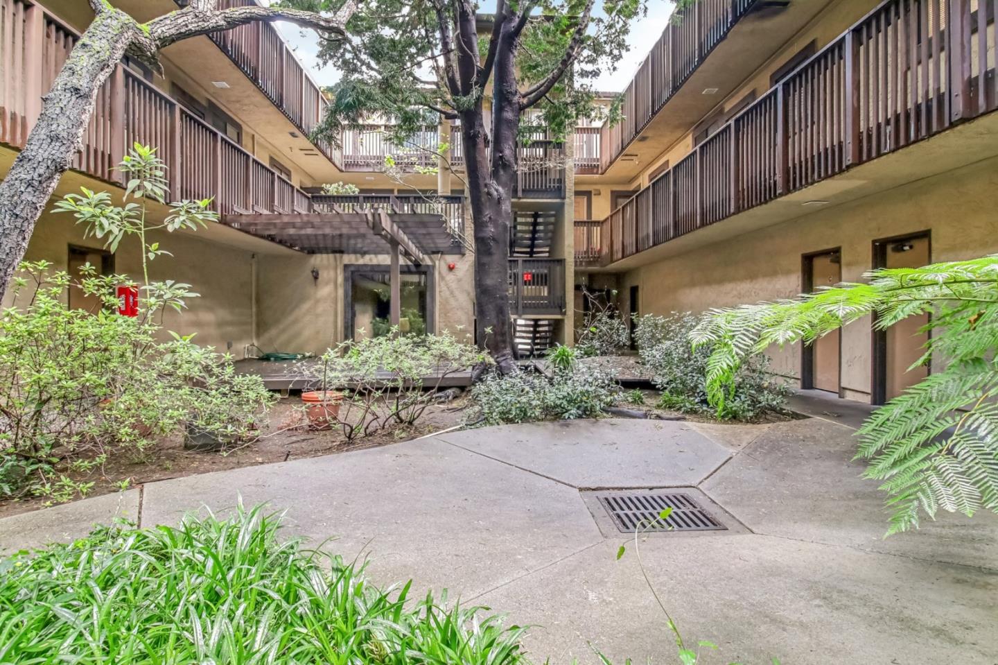 Detail Gallery Image 8 of 28 For 711 S Bayshore Blvd #23,  San Mateo,  CA 94401 - 2 Beds | 1 Baths