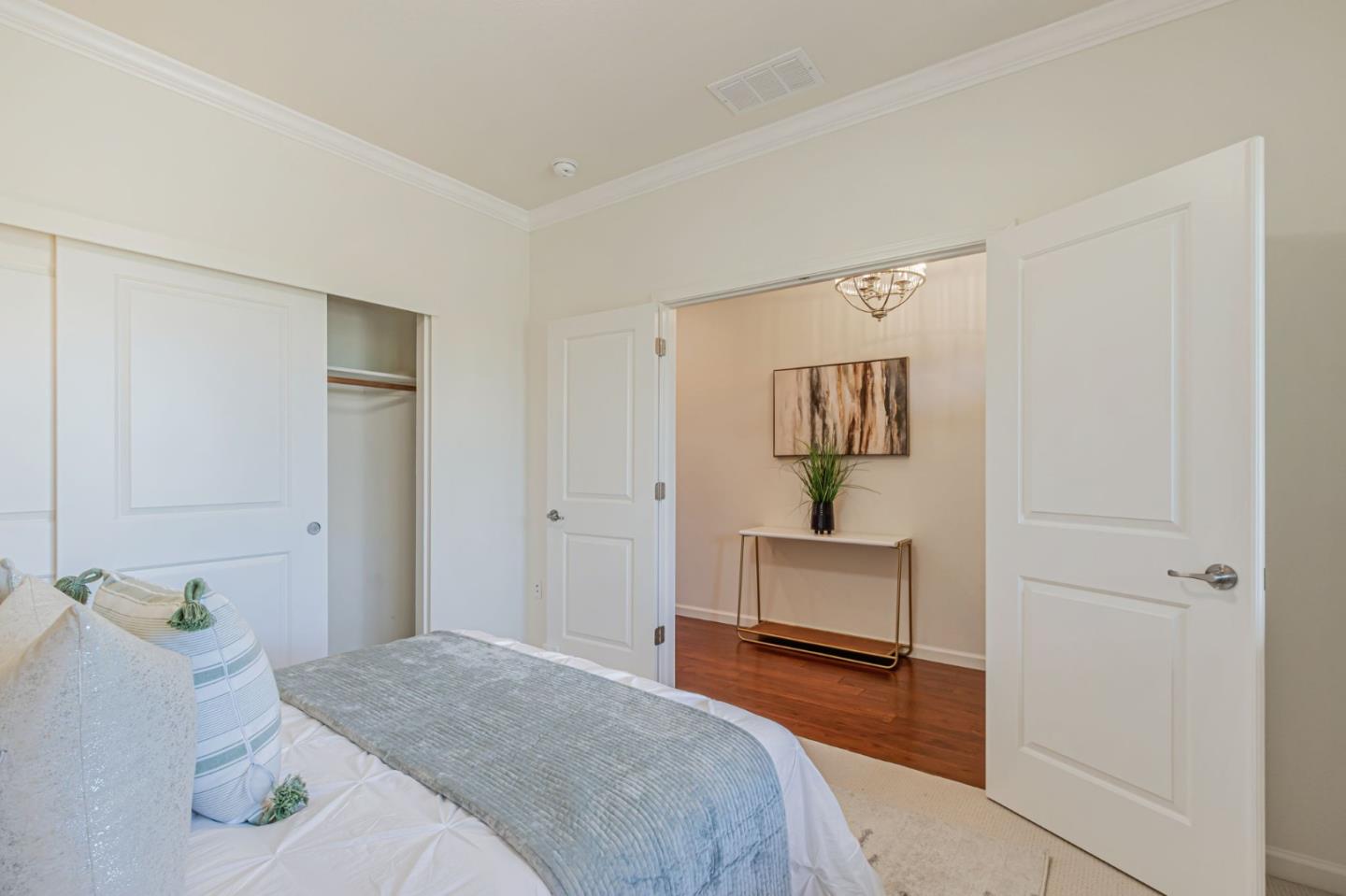 Detail Gallery Image 13 of 48 For 6215 White Moonstone Ct, San Jose,  CA 95123 - 3 Beds | 3/1 Baths