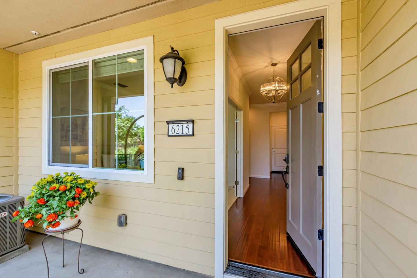 Detail Gallery Image 2 of 48 For 6215 White Moonstone Ct, San Jose,  CA 95123 - 3 Beds | 3/1 Baths