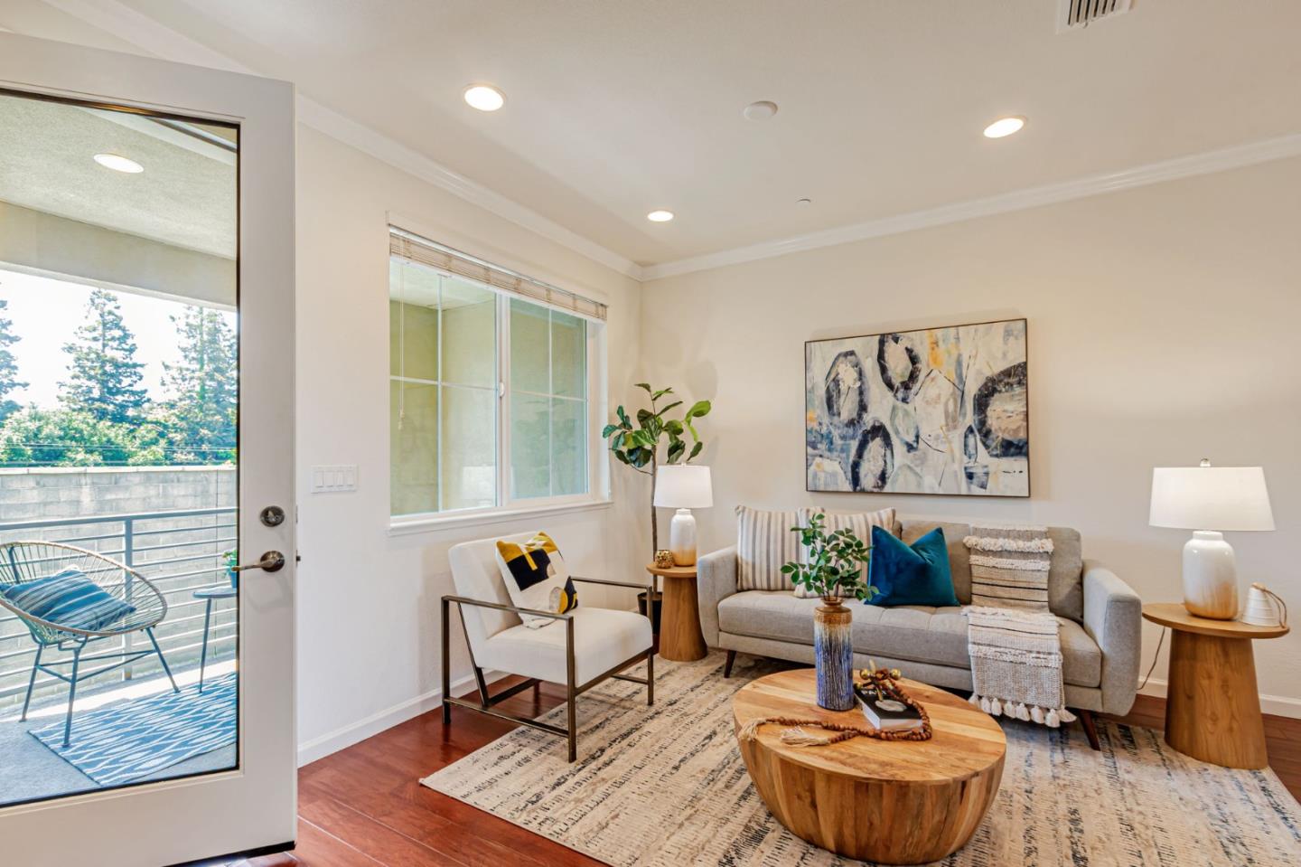 Detail Gallery Image 4 of 48 For 6215 White Moonstone Ct, San Jose,  CA 95123 - 3 Beds | 3/1 Baths