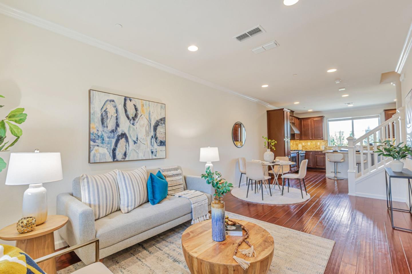Detail Gallery Image 6 of 48 For 6215 White Moonstone Ct, San Jose,  CA 95123 - 3 Beds | 3/1 Baths