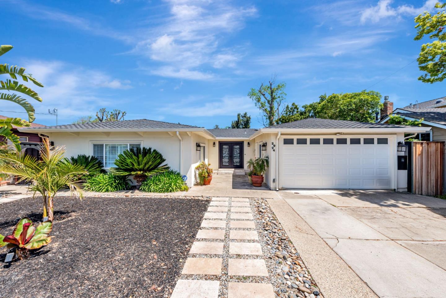 Detail Gallery Image 2 of 77 For 2924 Vivian Ln, San Jose,  CA 95124 - 3 Beds | 2 Baths