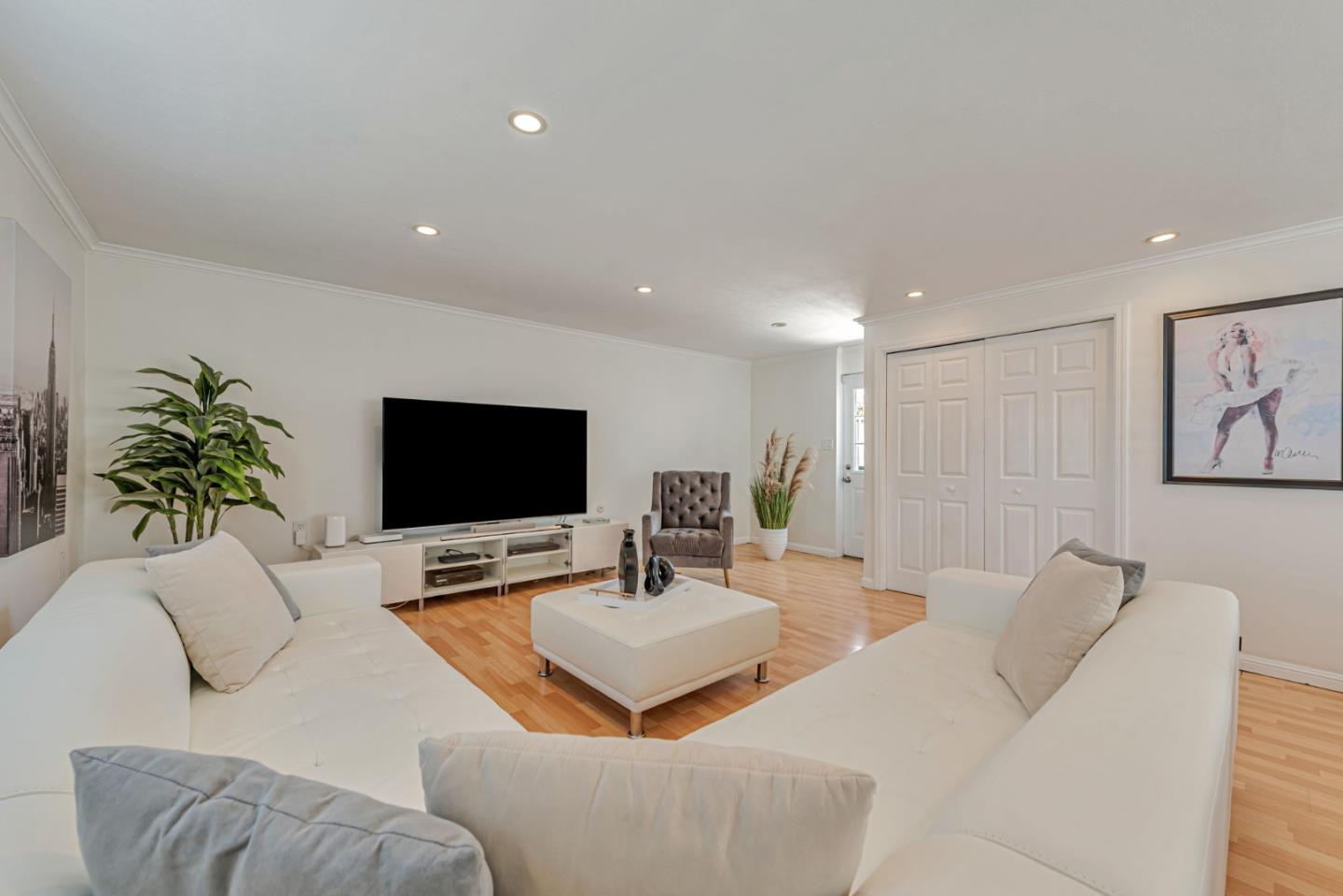 Detail Gallery Image 4 of 77 For 2924 Vivian Ln, San Jose,  CA 95124 - 3 Beds | 2 Baths