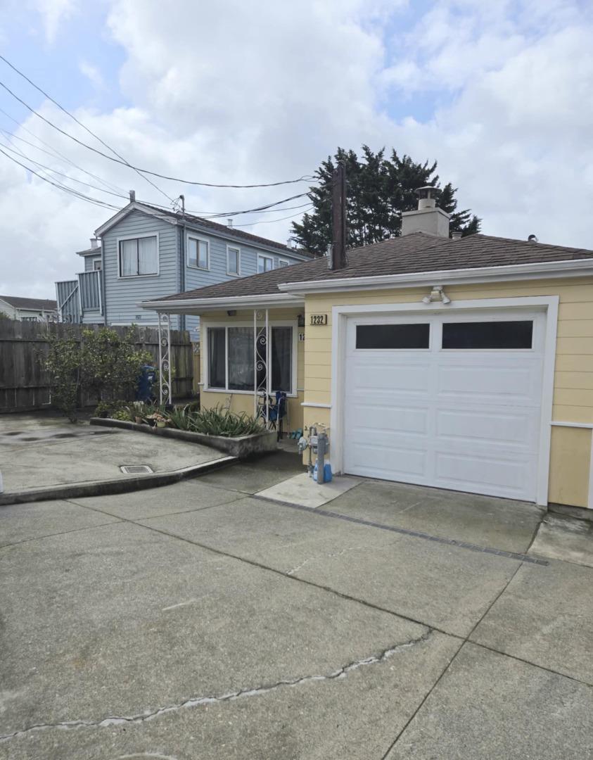 Detail Gallery Image 2 of 7 For 1232 Hillside Blvd, Daly City,  CA 94014 - 3 Beds | 1 Baths