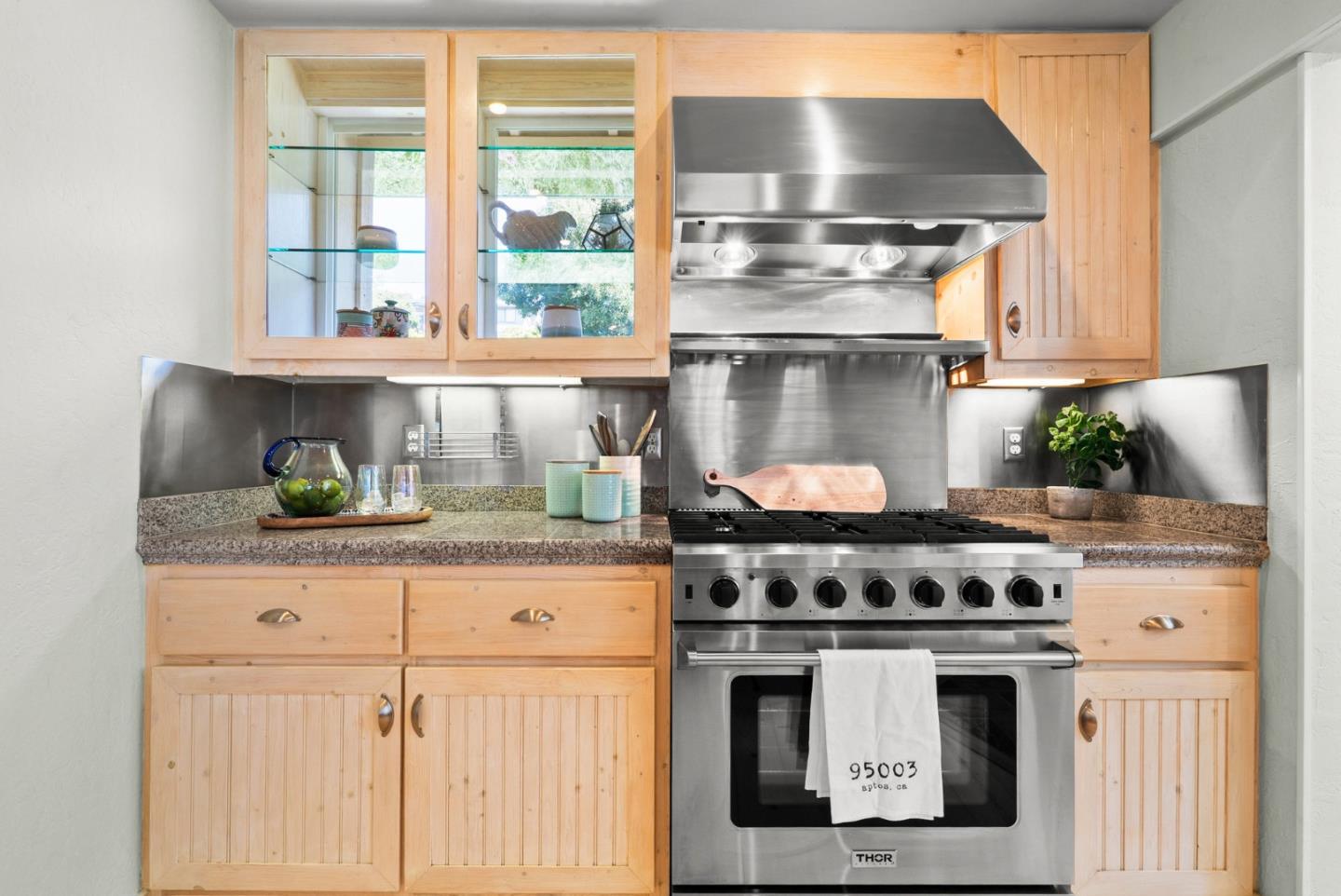 Detail Gallery Image 13 of 74 For 287 Rio Del Mar Blvd, Aptos,  CA 95003 - 3 Beds | 3/1 Baths