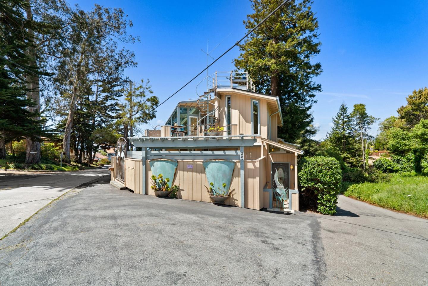 Detail Gallery Image 2 of 74 For 287 Rio Del Mar Blvd, Aptos,  CA 95003 - 3 Beds | 3/1 Baths