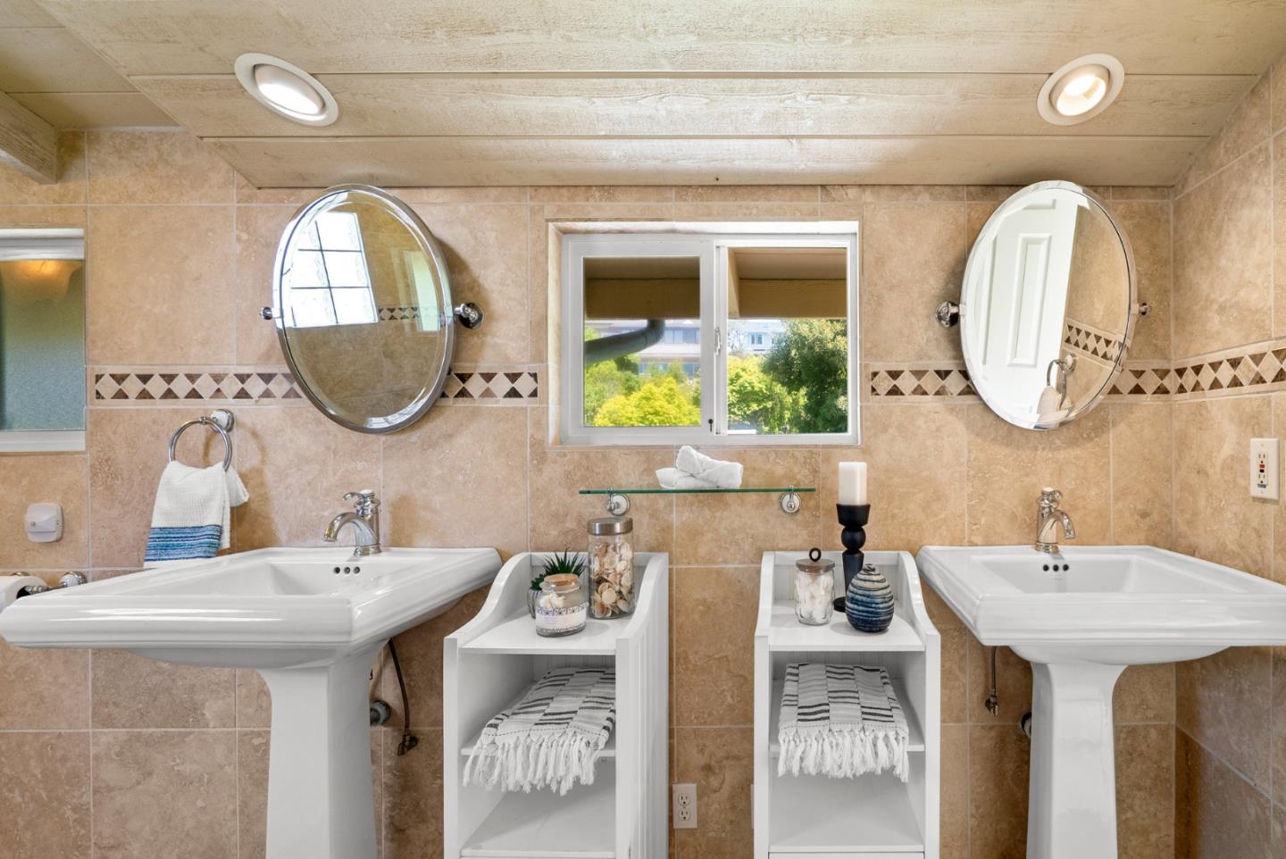 Detail Gallery Image 46 of 74 For 287 Rio Del Mar Blvd, Aptos,  CA 95003 - 3 Beds | 3/1 Baths