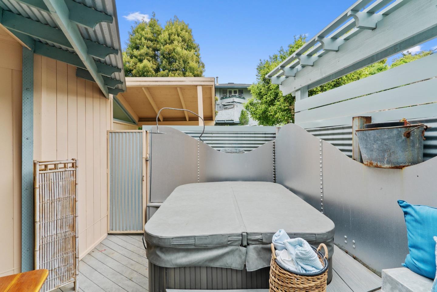 Detail Gallery Image 66 of 74 For 287 Rio Del Mar Blvd, Aptos,  CA 95003 - 3 Beds | 3/1 Baths