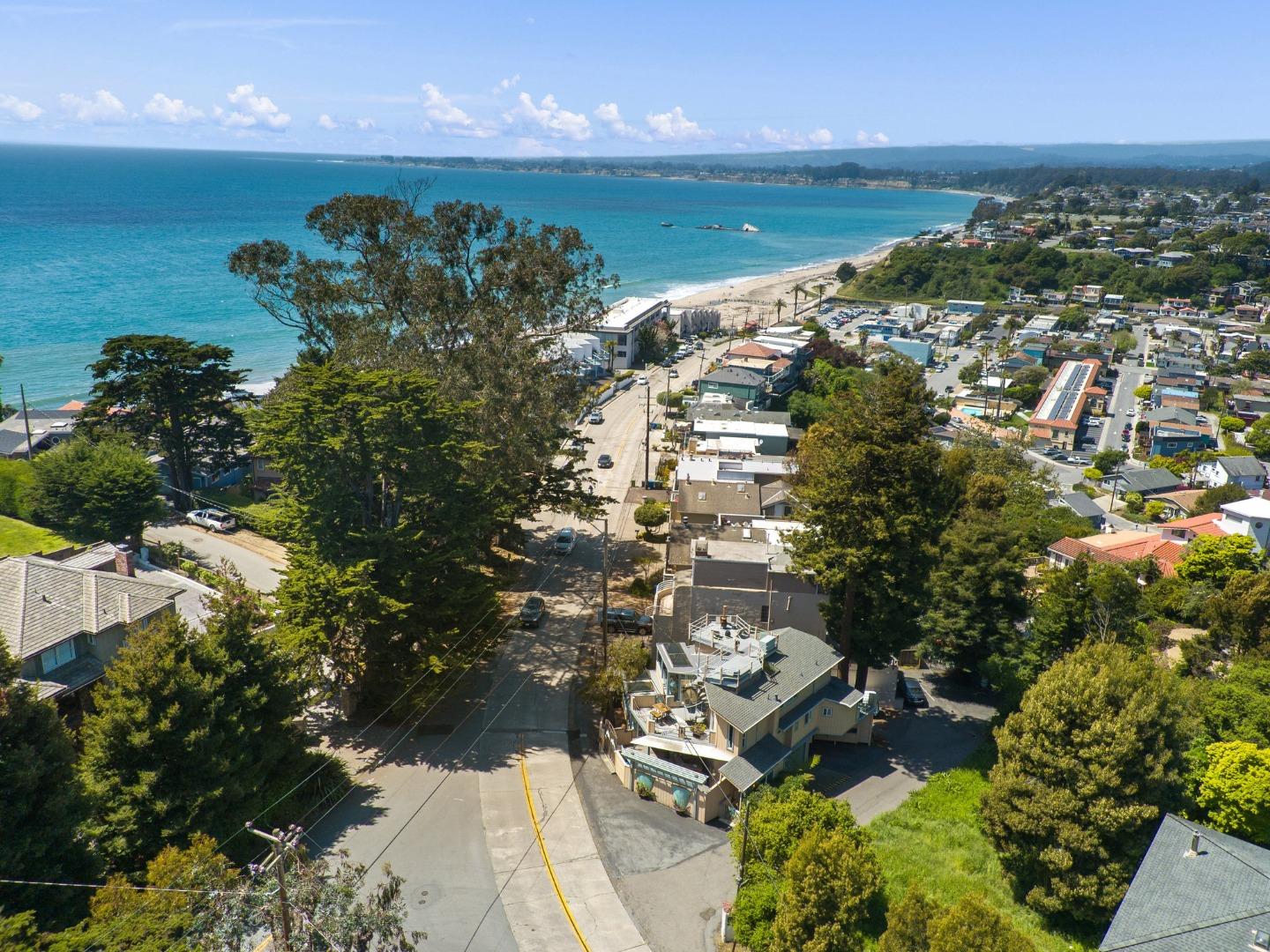 Detail Gallery Image 67 of 74 For 287 Rio Del Mar Blvd, Aptos,  CA 95003 - 3 Beds | 3/1 Baths