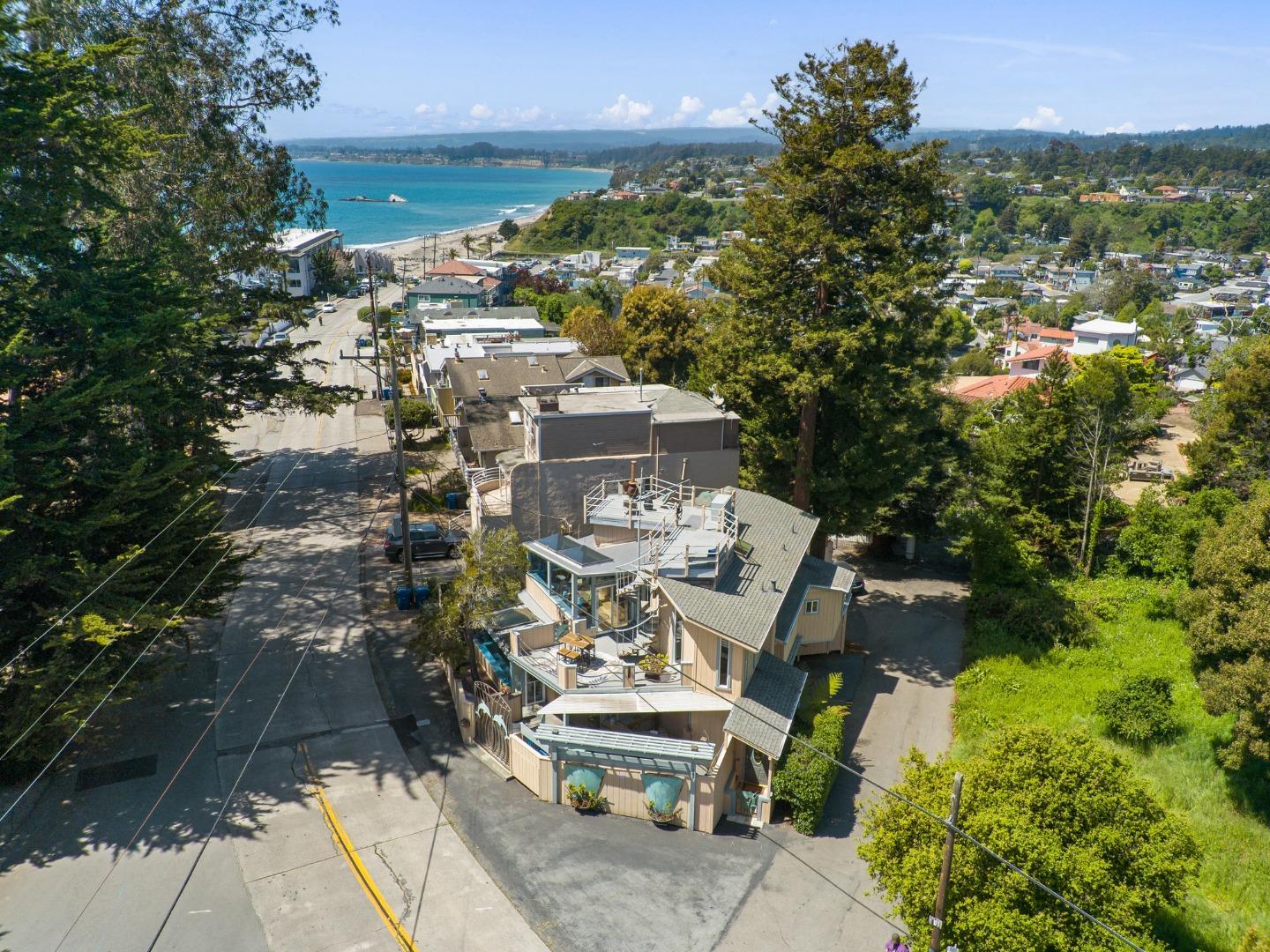 Detail Gallery Image 68 of 74 For 287 Rio Del Mar Blvd, Aptos,  CA 95003 - 3 Beds | 3/1 Baths