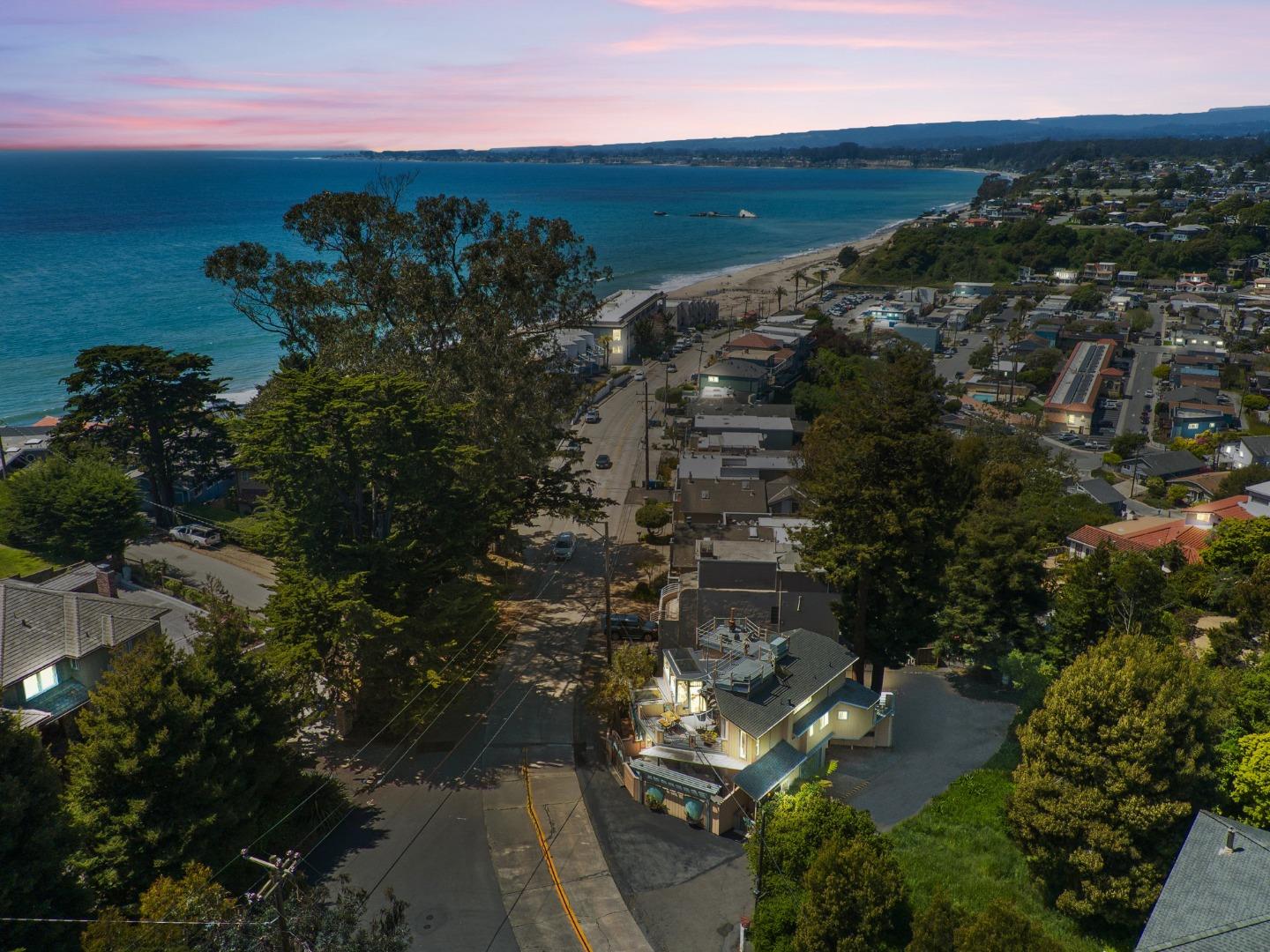 Detail Gallery Image 72 of 74 For 287 Rio Del Mar Blvd, Aptos,  CA 95003 - 3 Beds | 3/1 Baths
