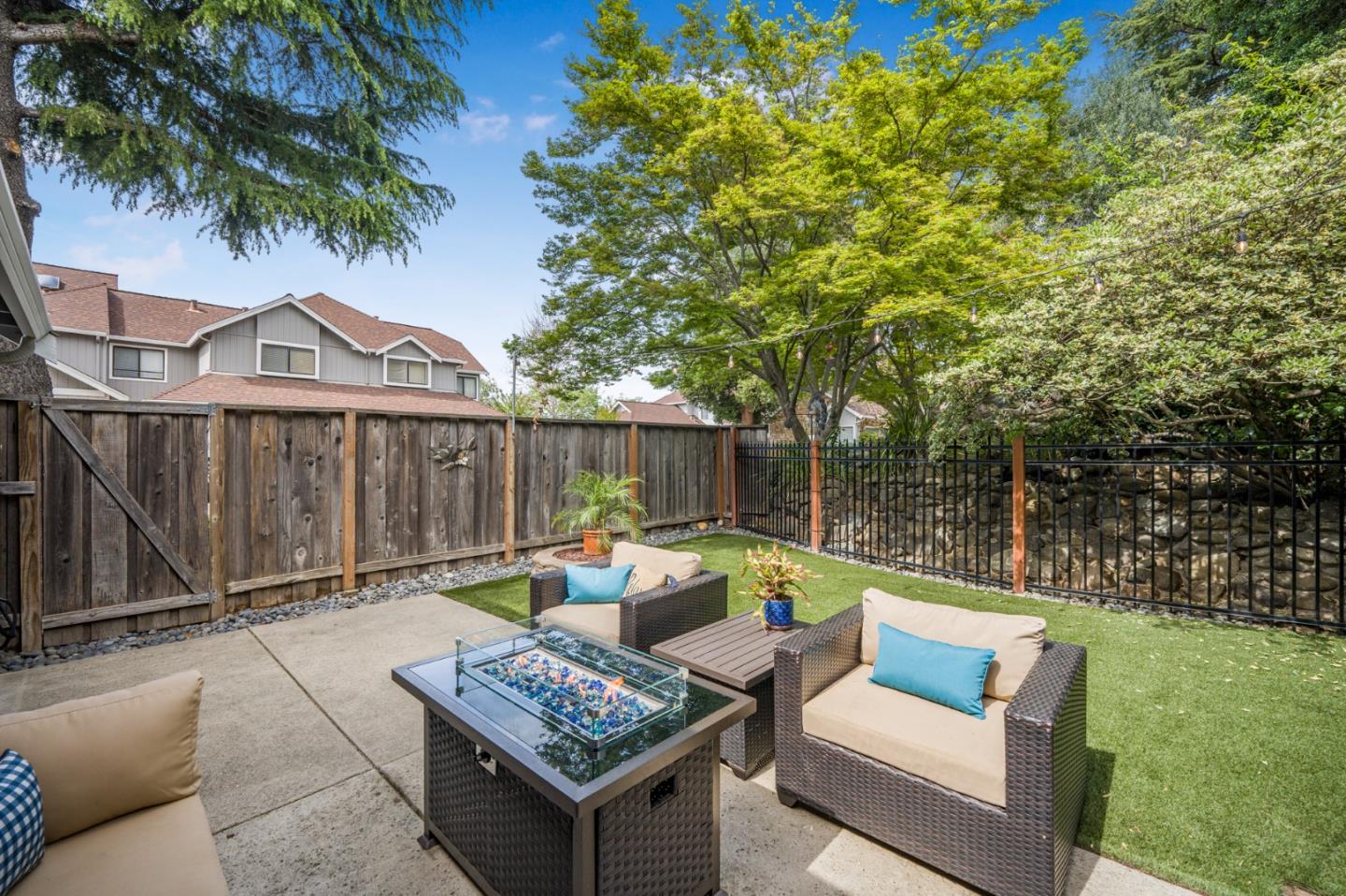 Detail Gallery Image 18 of 44 For 412 Creekview Dr, Morgan Hill,  CA 95037 - 3 Beds | 2/1 Baths
