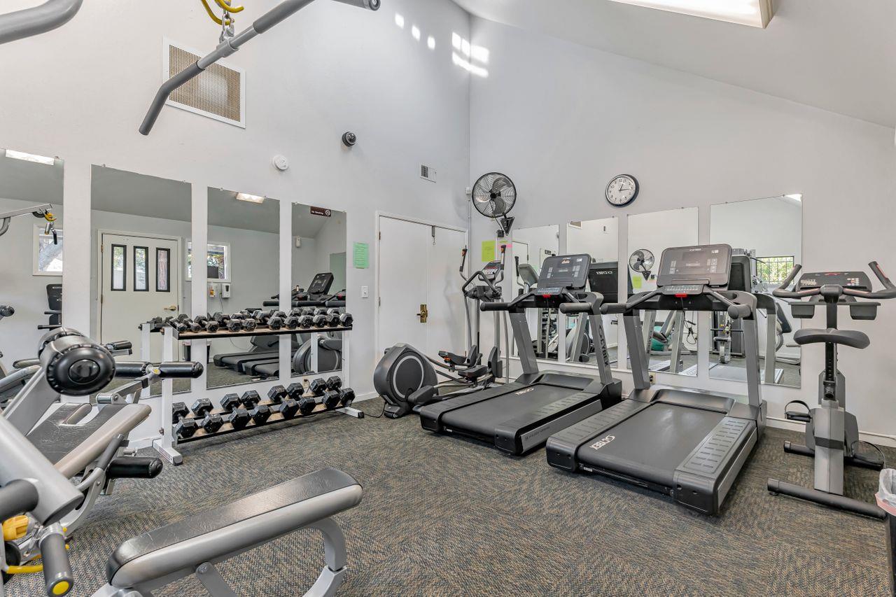 Detail Gallery Image 20 of 44 For 412 Creekview Dr, Morgan Hill,  CA 95037 - 3 Beds | 2/1 Baths